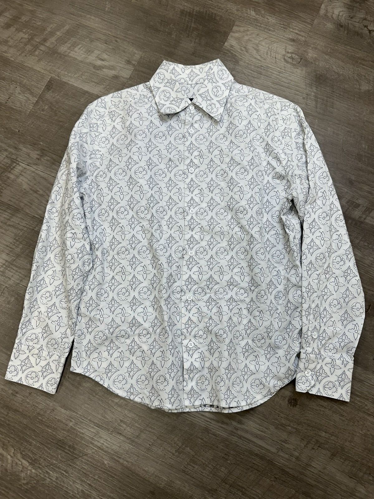 Louis Vuitton × NBA LOUIS VUITTON x NBA FIL COUPE SIGNATURE SHIRT (FW21) Size US S / EU 44-46 / 1 - 1 Thumbnail