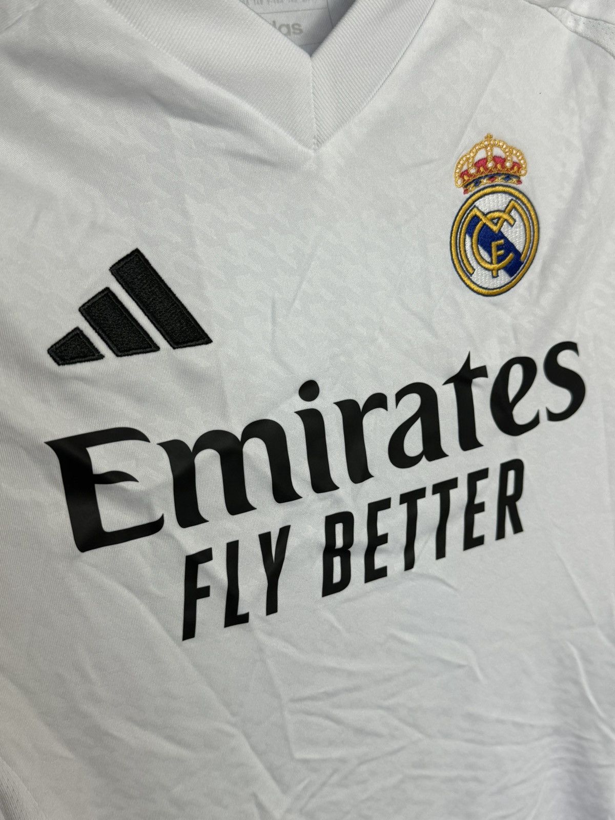 Adidas KIDS New Real Madrid 24/25 Home Vinicius Jr. Football Jersey Size US S / EU 44-46 / 1 - 4 Thumbnail