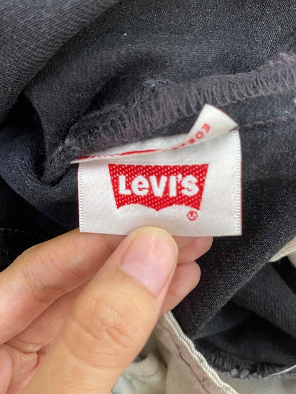 Levi's Vintage Levi’s Dark Faded Wash Style Loose Jeans Size US 32 / EU 48 - 11 Thumbnail