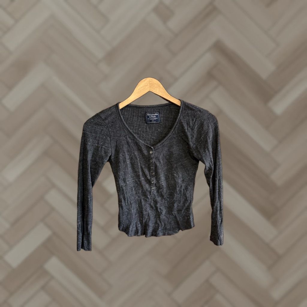 Abercrombie & Fitch Abercrombie & Fitch Womens Gray Ribbed Long Sleeve Henley Shirt Size Small Size S / US 4 / IT 40 - 1 Thumbnail