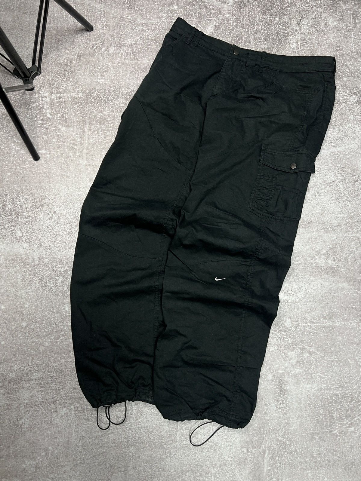 Nike Nike Technical Cargo Pants Black Minimal Swoosh Size US 31 - 1 Thumbnail