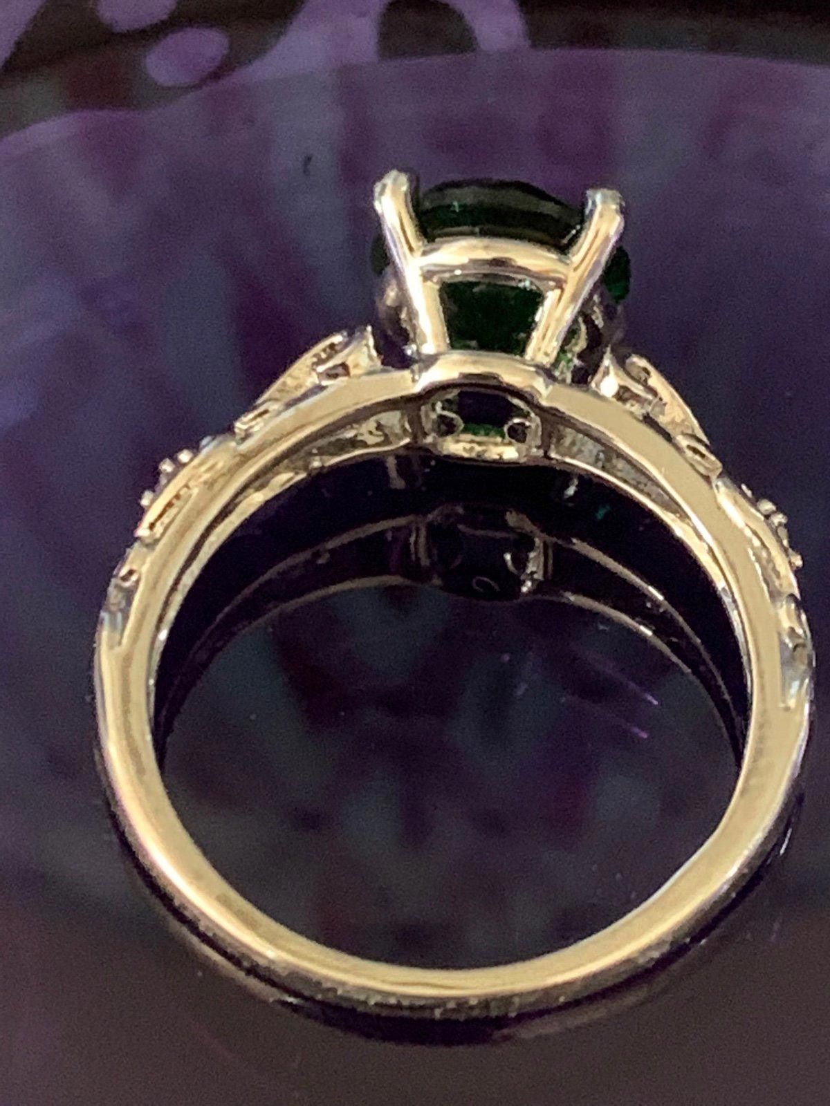 Designer Elegant Emerald Green Ring with Ornate Silver Band Size ONE SIZE - 4 Thumbnail