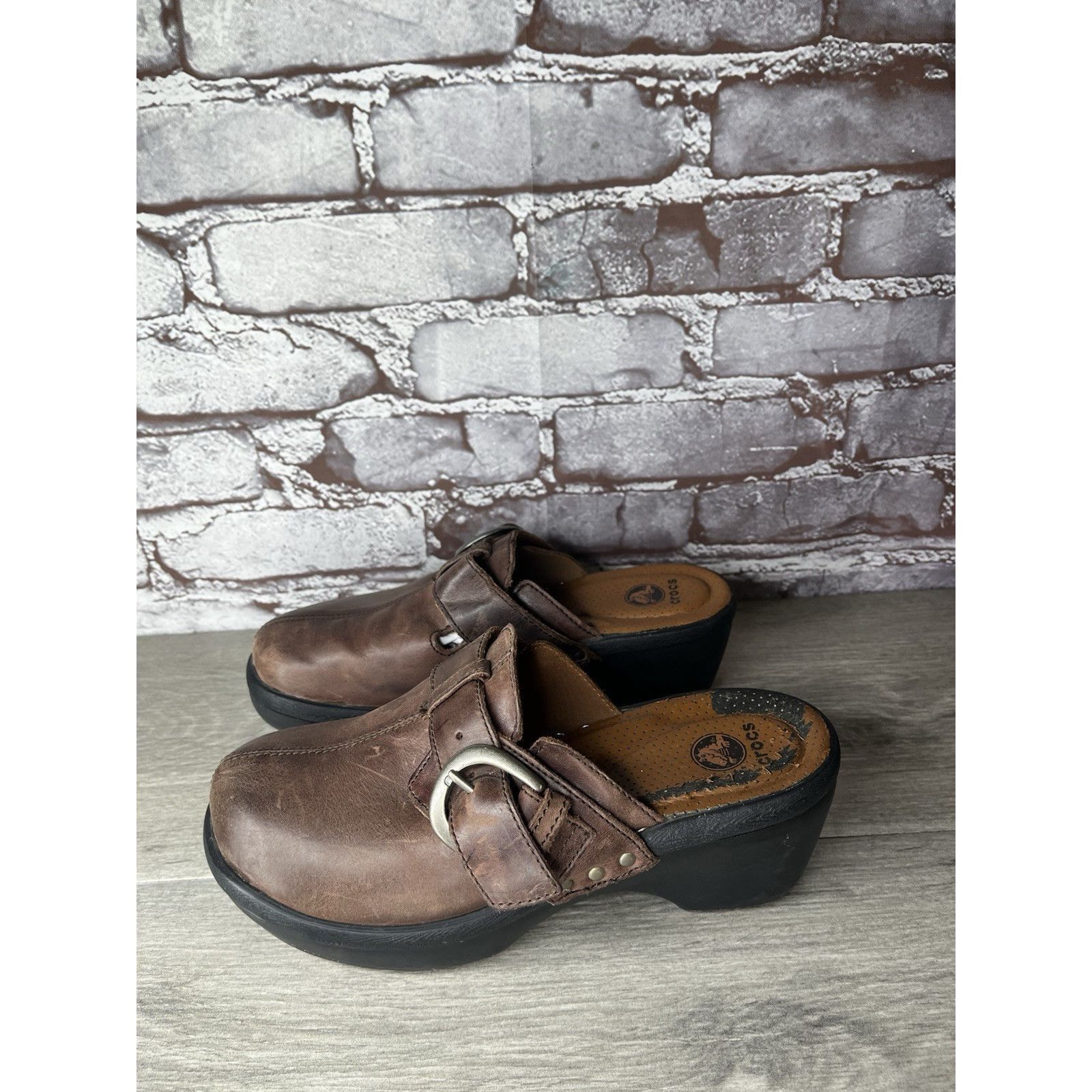Crocs CROCS COBBLER Brown Leather Brass Buckle Heel Clogs Shoes Wo Size US 7 / IT 37 - 10 Thumbnail