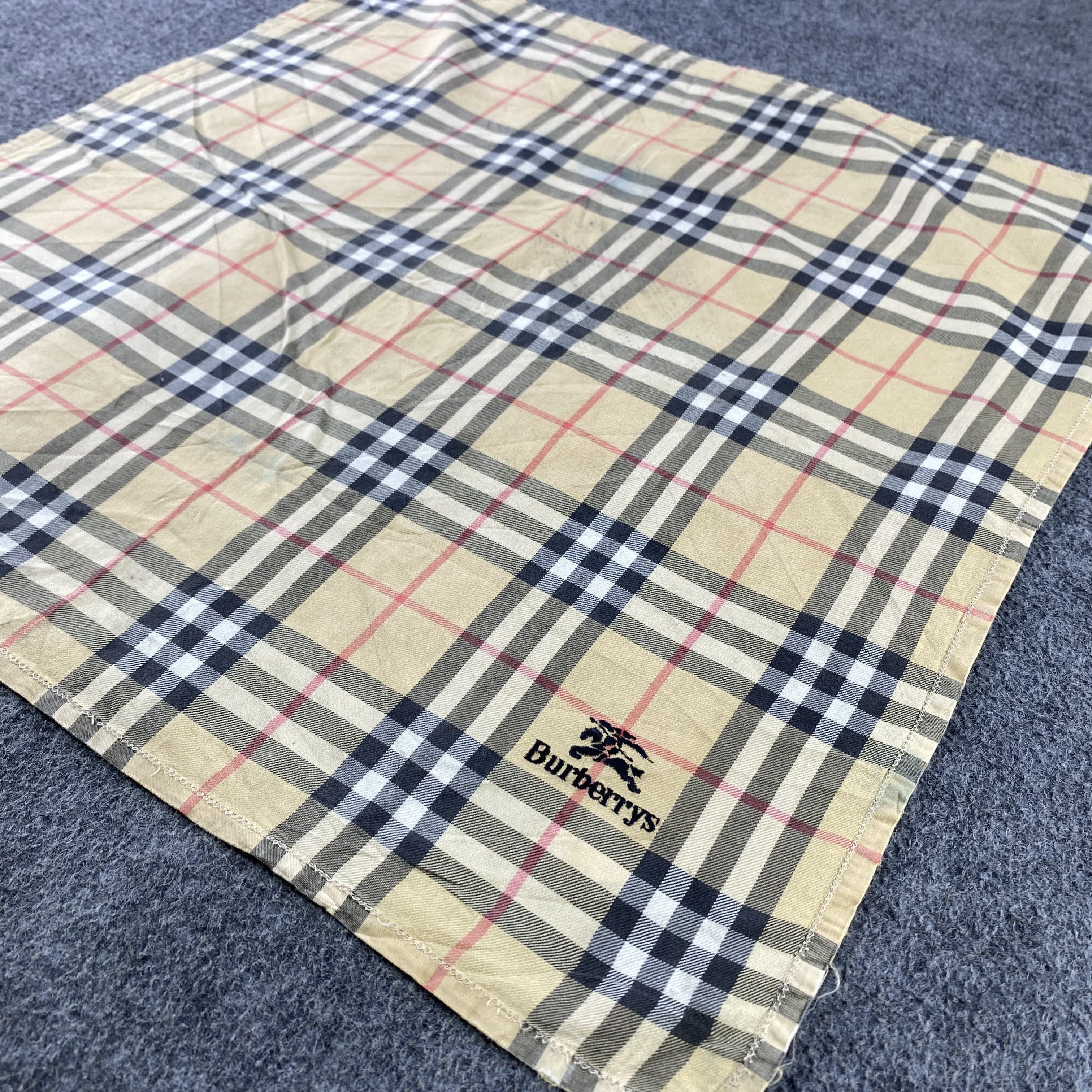 Burberry Burberry Handkerchief/Neckerchief/Bandana Size ONE SIZE - 2 Thumbnail