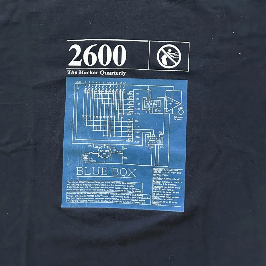 Fruit Of The Loom Vintage 2600 The Hacker Quarterly Blue Box T-Shirt Size XL Size US XL / EU 56 / 4 - 2 Thumbnail