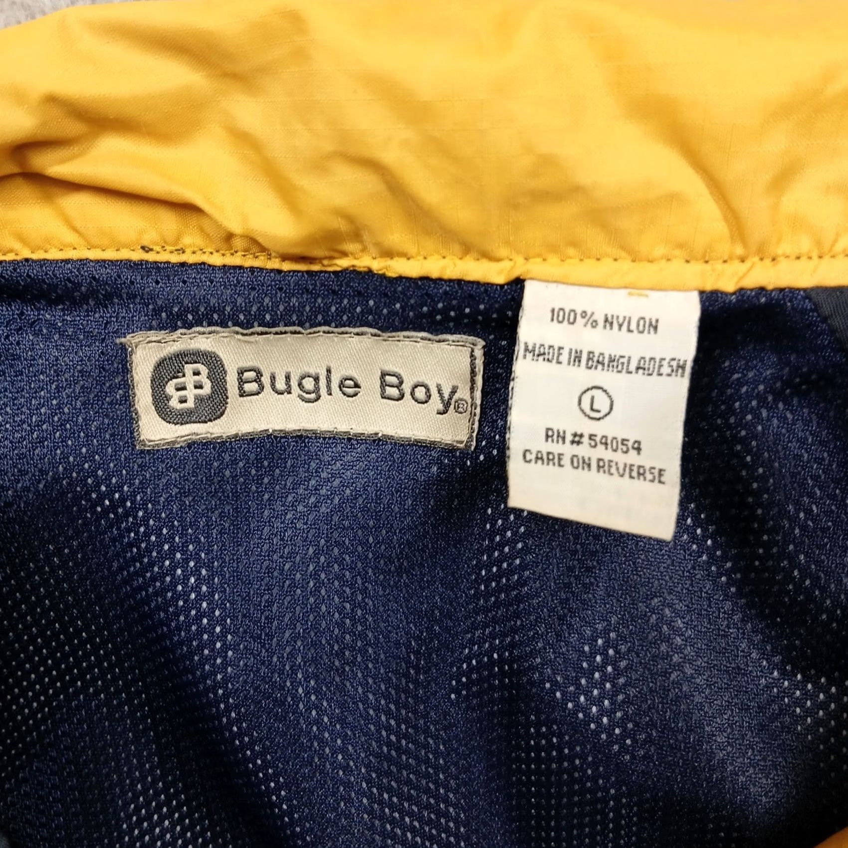 Bugle Boy VINTAGE Bugle Boy Windbreaker Jacket Blues Yellow Nylon Men L Navy Yellow Windbreaker Jacket Full Zip Size US L / EU 52-54 / 3 - 5 Thumbnail