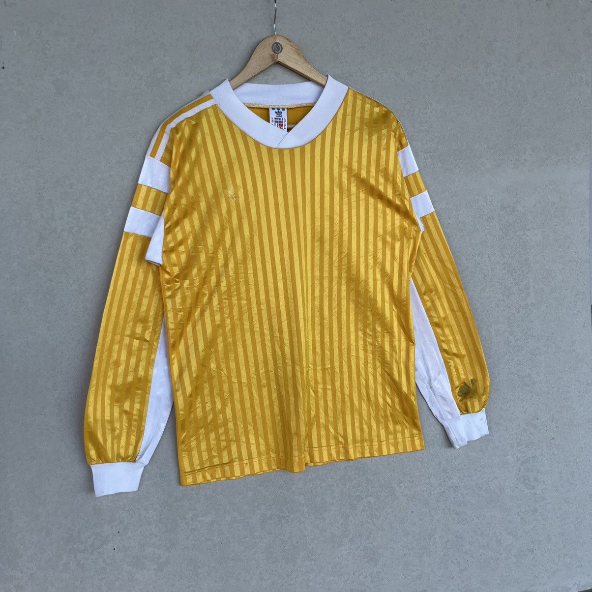 Other Vintage Yellow And White Sleeve Soccer Jersey Size L Size US L / EU 52-54 / 3 - 3 Thumbnail