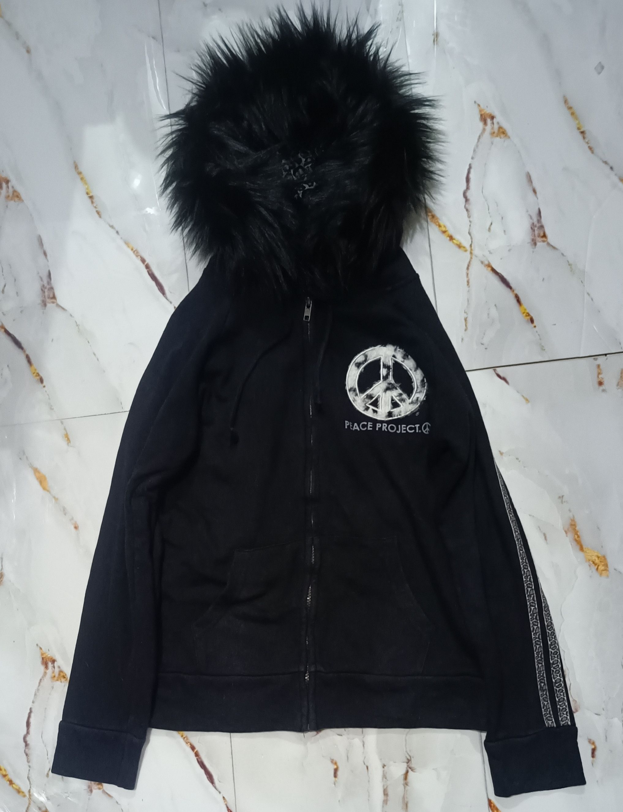 LGB Dub Dances With Wolves パーカー ルグランブルー 2000s LGB 'Dub Dance With Wolves' Fur Pullover Hoodie. – Alex