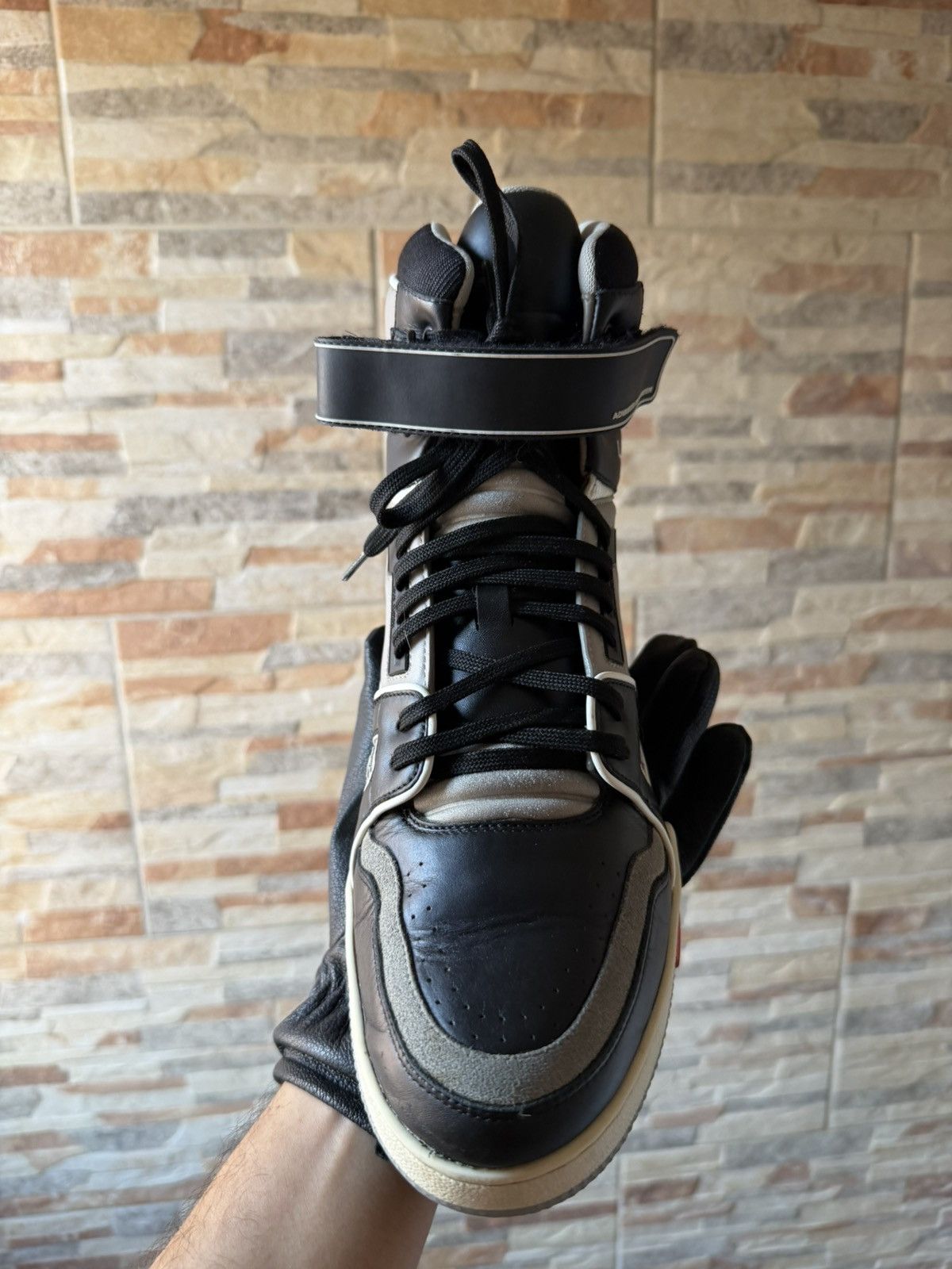 Louis Vuitton Louis Vuitton Hi-Top Trainer Sneakers SS19 Size US 10 / EU 43 - 11 Thumbnail