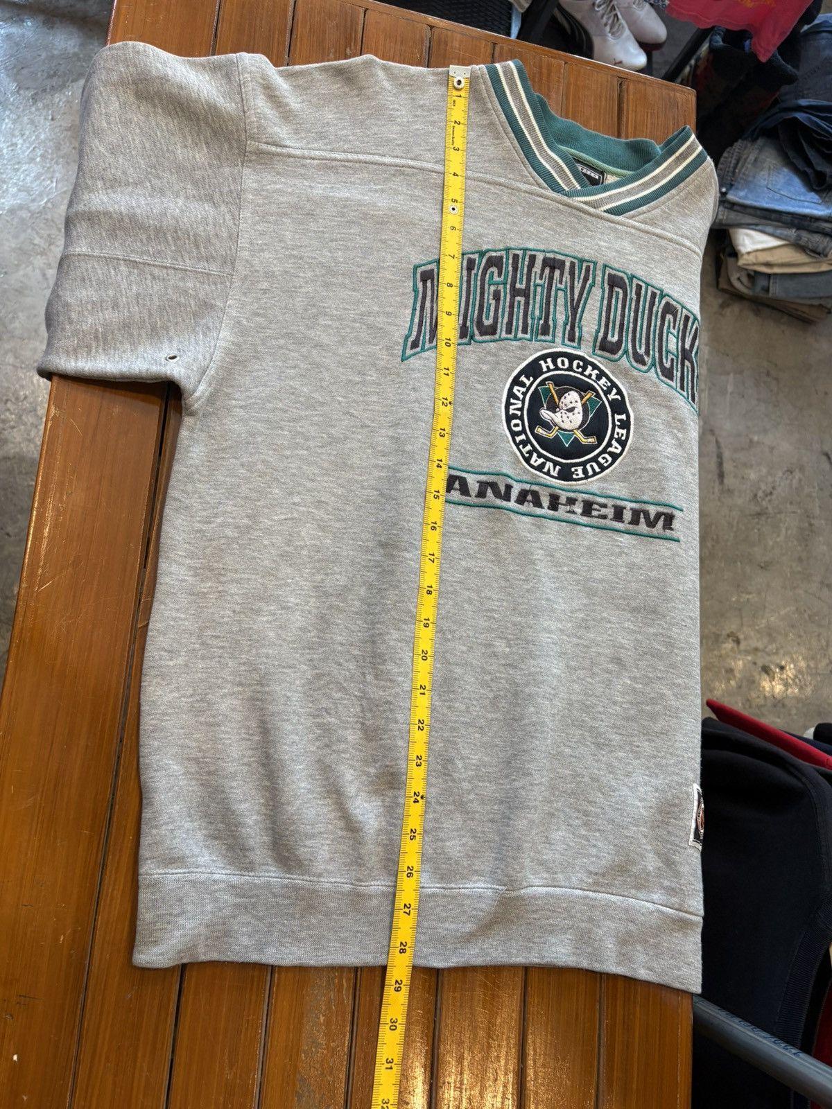 NHL Vintage 90 s Mighty Ducks NHL V-neck Sweatshirt Size US L / EU 52-54 / 3 - 14 Thumbnail