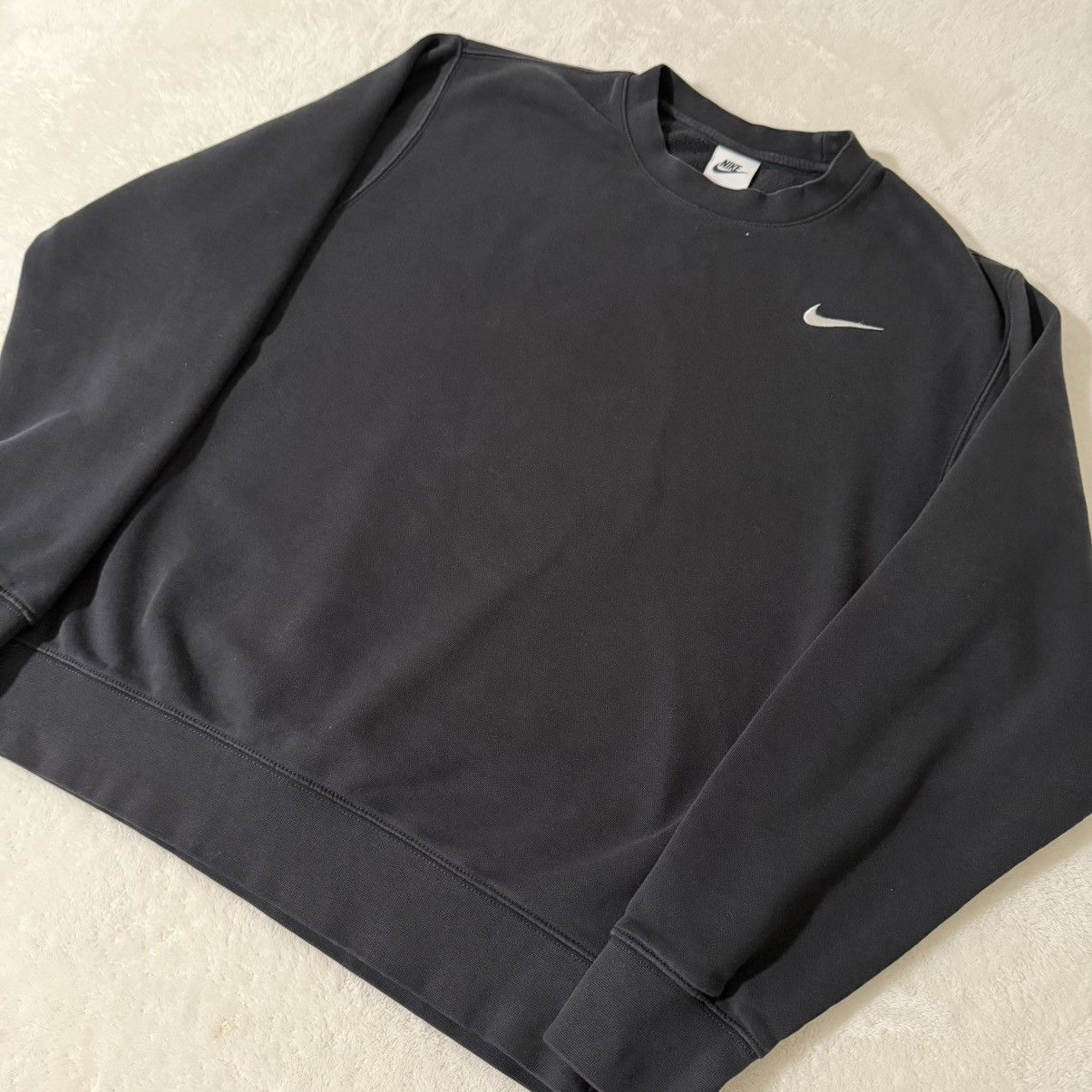 Nike y2k Black Nike Crewneck Sweatshirt Size US S / EU 44-46 / 1 - 2 Thumbnail