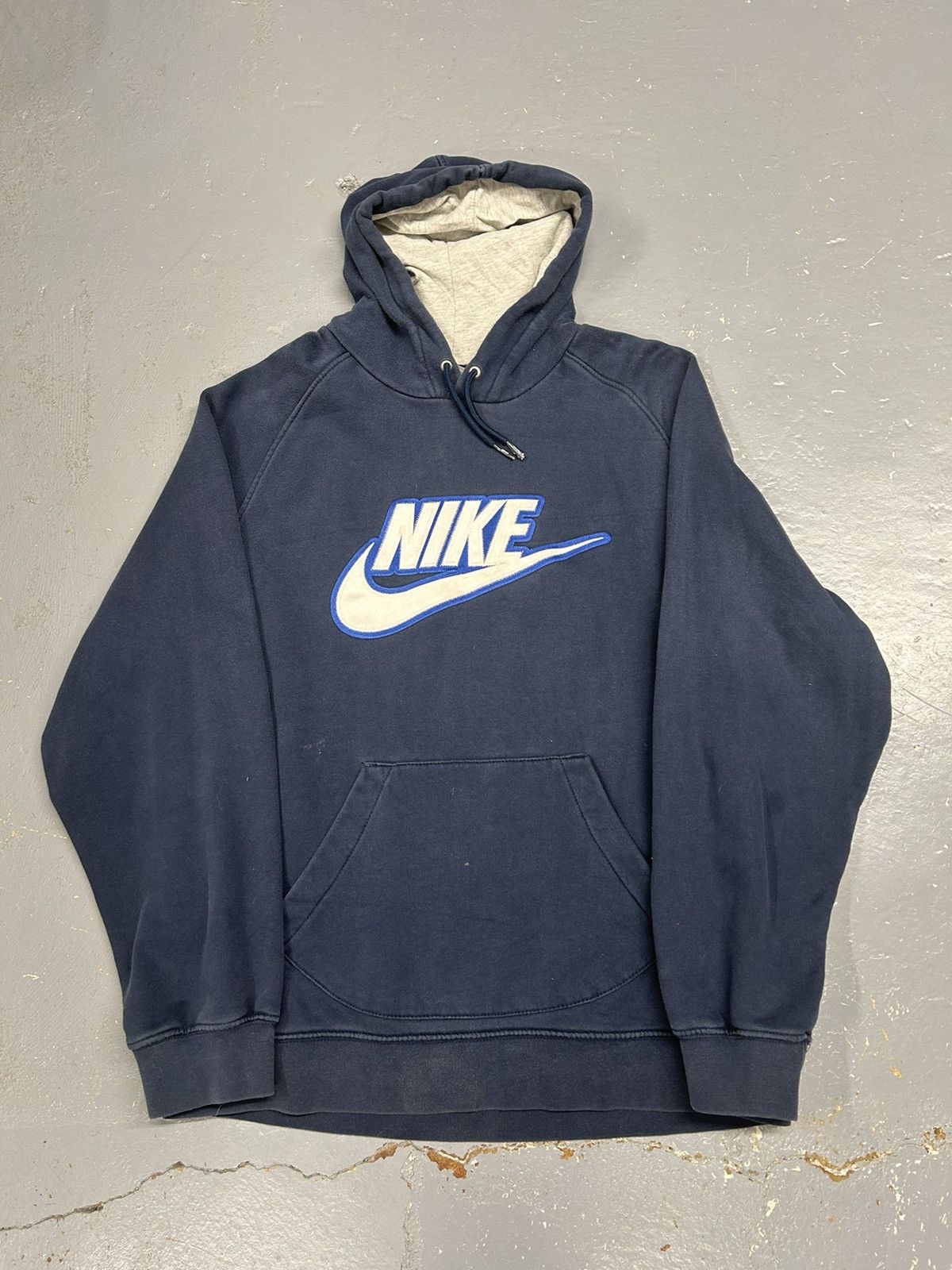 Nike × Vintage Vintage Y2K Style Navy Nike Spell-out Pullover Hoodie Size US L / EU 52-54 / 3 - 1 Thumbnail