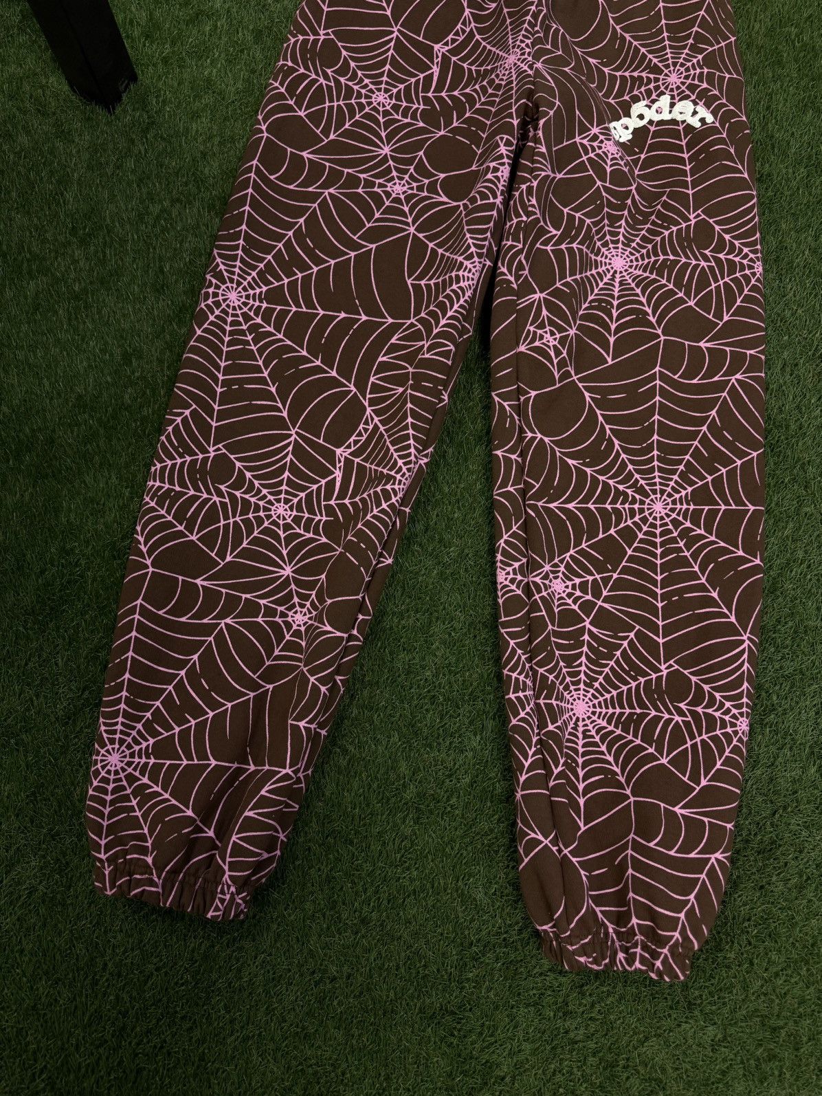 Sp5der Sp5der Worldwide Brown Pink AOP WEB Sweatpants M (NEW) Size US 32 / EU 48 - 7 Thumbnail