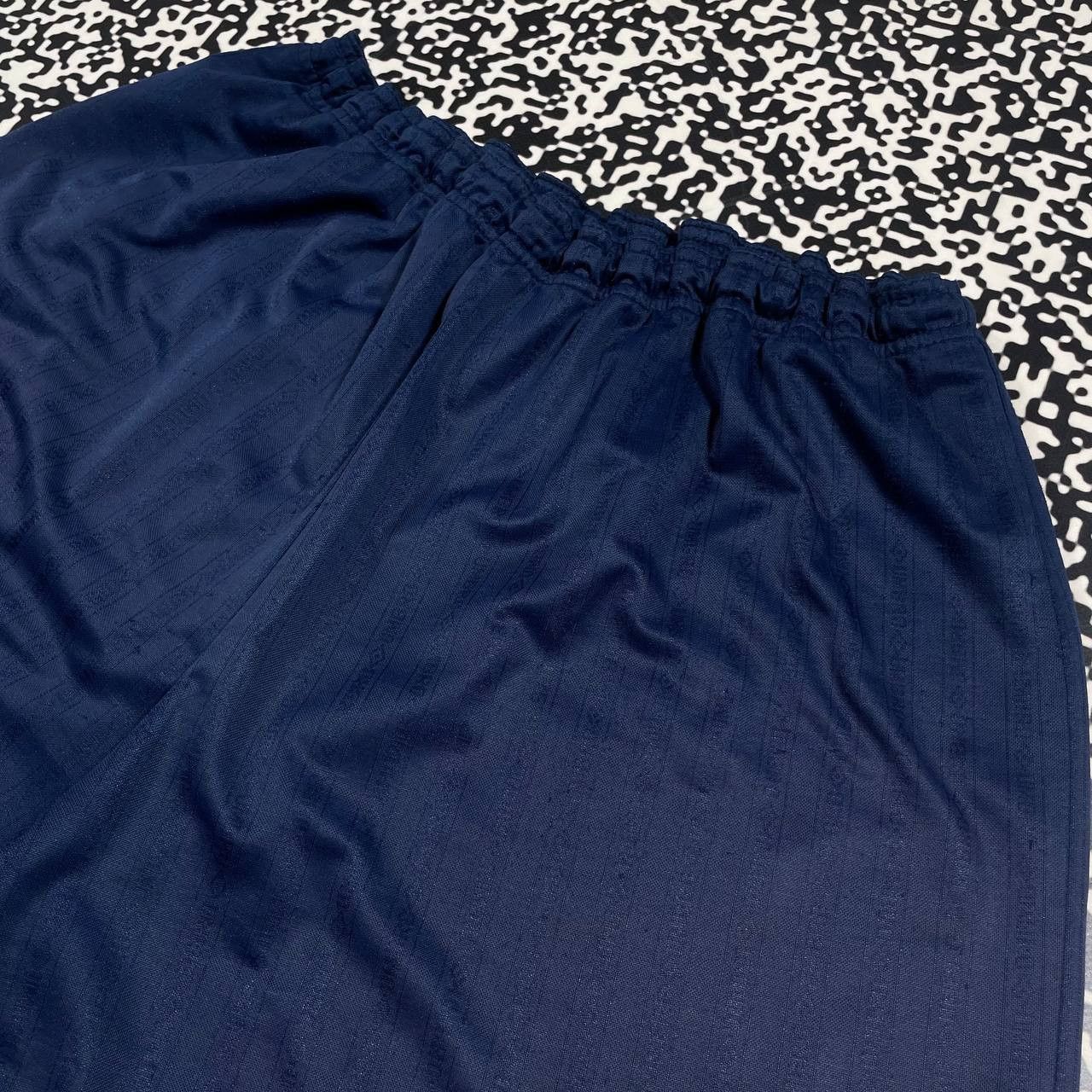 Umbro Vintage 90s Umbro Monogram Casual Sport Retro Shorts Size US 36 / EU 52 - 6 Thumbnail