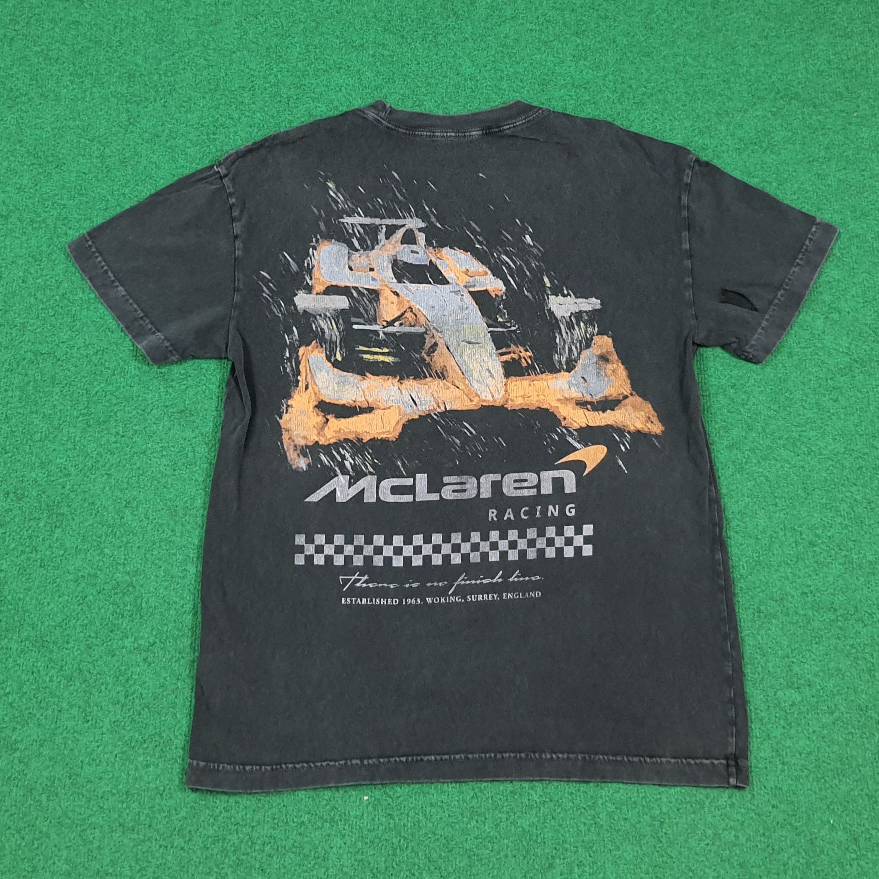 Malcolm McLaren Vintage McLaren Formula 1 Team Motorsports Tshirt C299N70 Size US M / EU 48-50 / 2 - 1 Thumbnail
