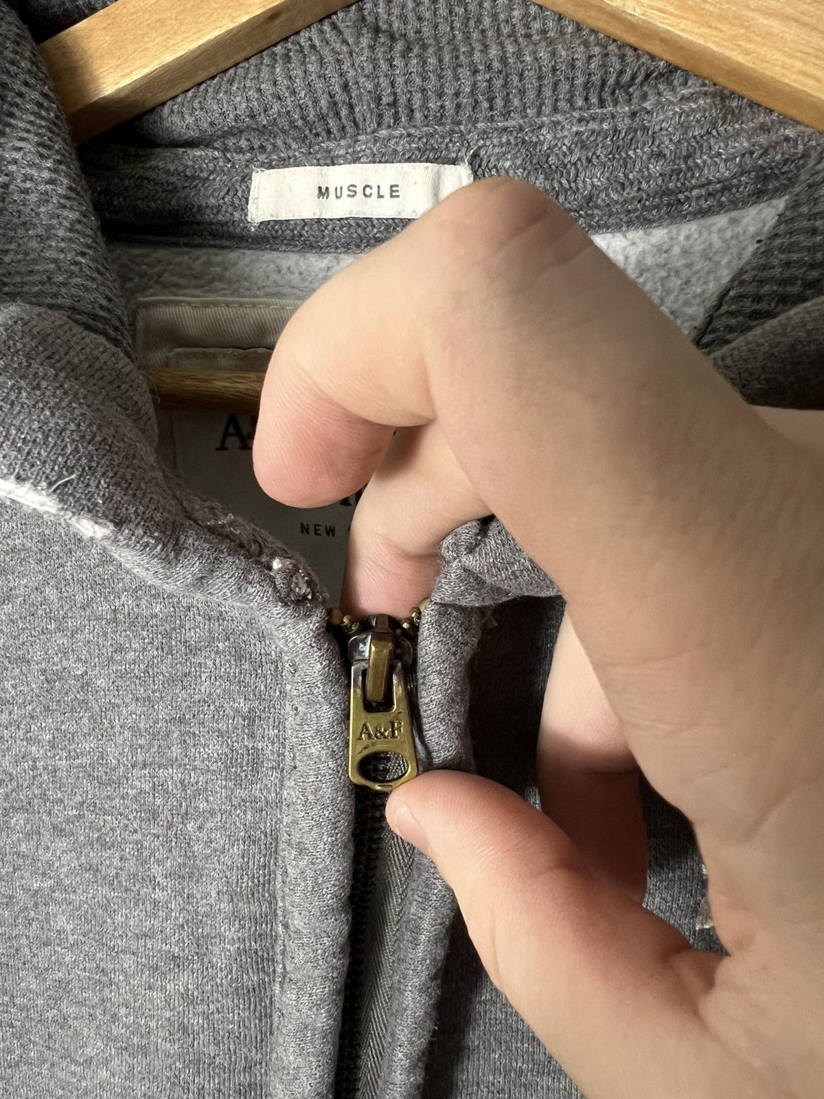 Abercrombie & Fitch Vintage Abercrombie & Fitch Moose Zip Hoodie Grey Size XL Size US XL / EU 56 / 4 - 7 Thumbnail