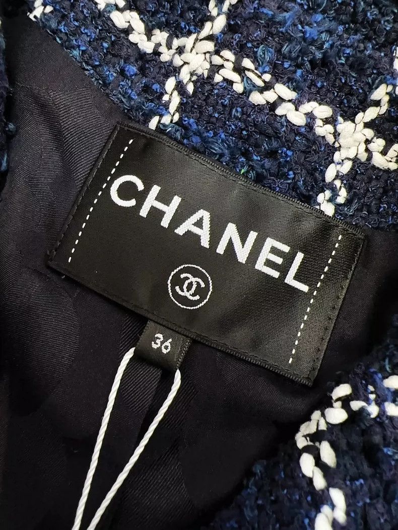 Chanel Chanel 24P blue and white plaid lapel mid-length jacket Size XS / US 0-2 / IT 36-38 - 6 Thumbnail