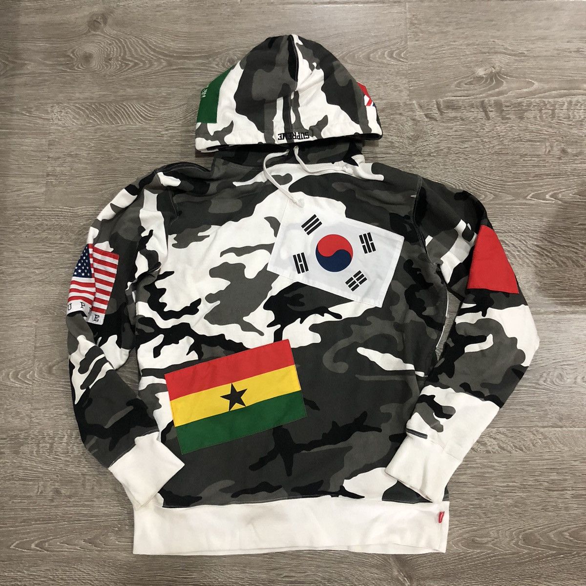 Camouflage supreme hoodie online