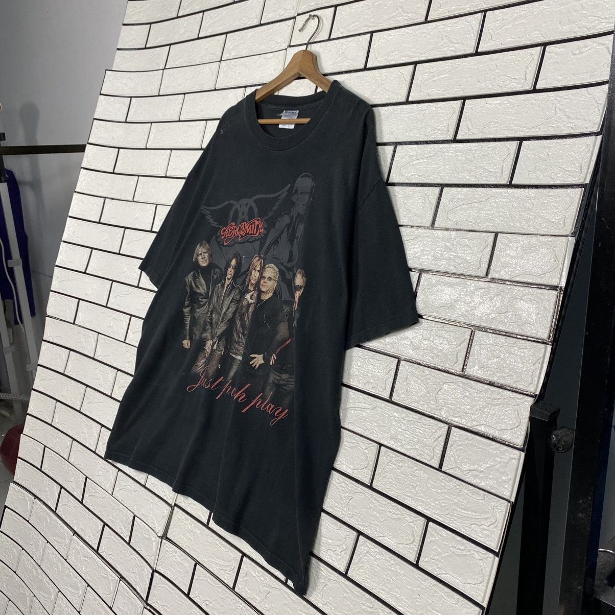 Band Tees 📌Vintage 90's Band Tees Aerosmith Big Logo Short Sleeve Size US XXL / EU 58 / 5 - 3 Thumbnail