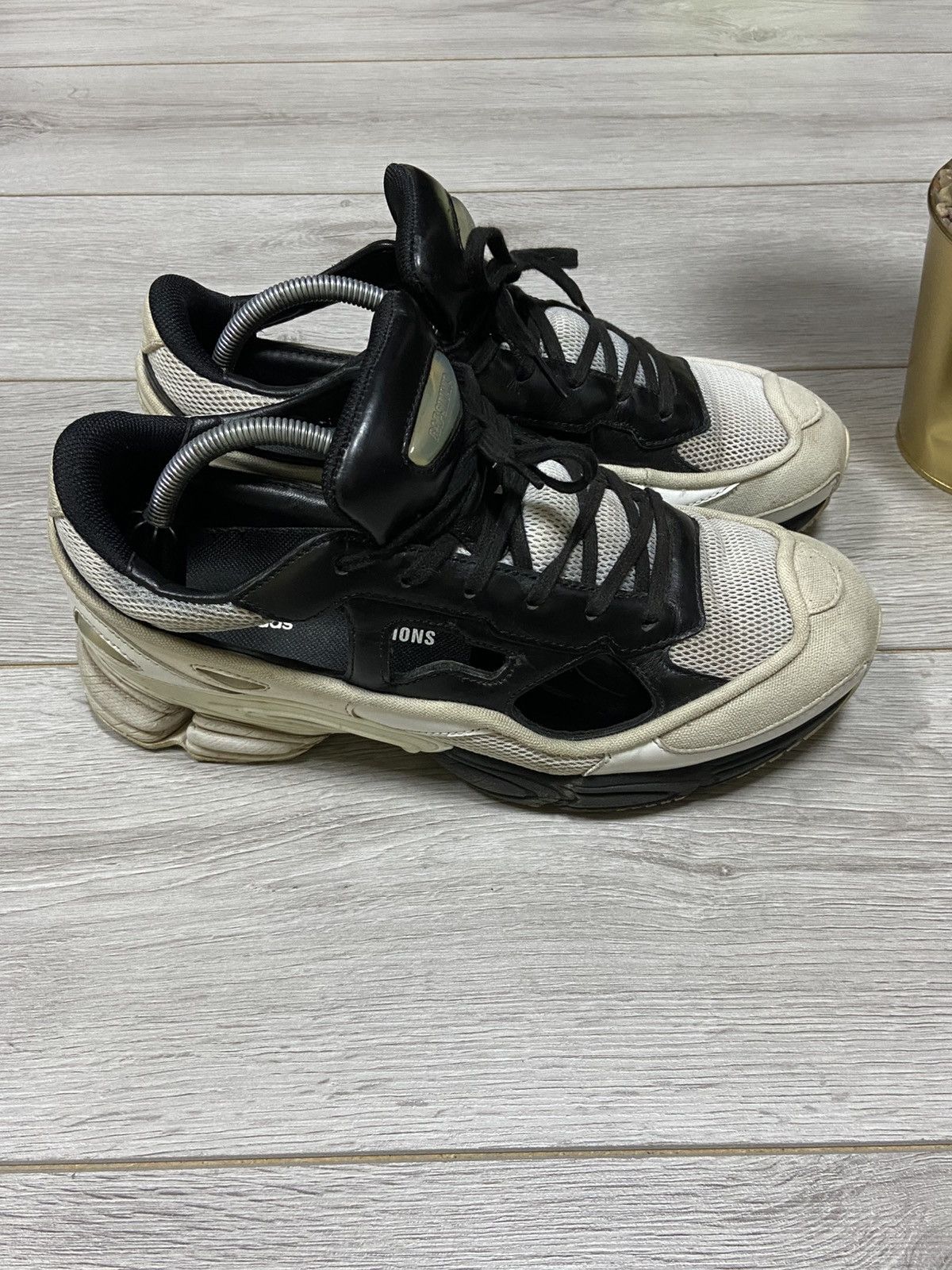 Adidas × Raf Simons Adidas Raf Simons Ozweego Replicant Black/Cream Size US 10 / EU 43 - 6 Thumbnail