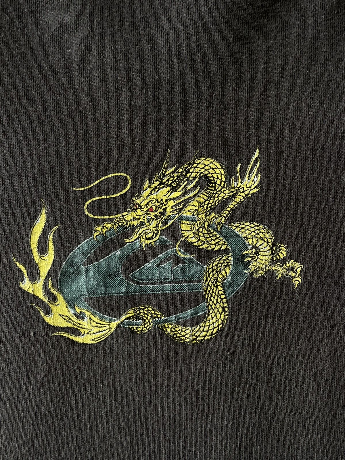 Quiksilver Vintage 1990's Quiksilver Gold Dragon T-Shirt Brown Surfwear Size US L / EU 52-54 / 3 - 7 Thumbnail