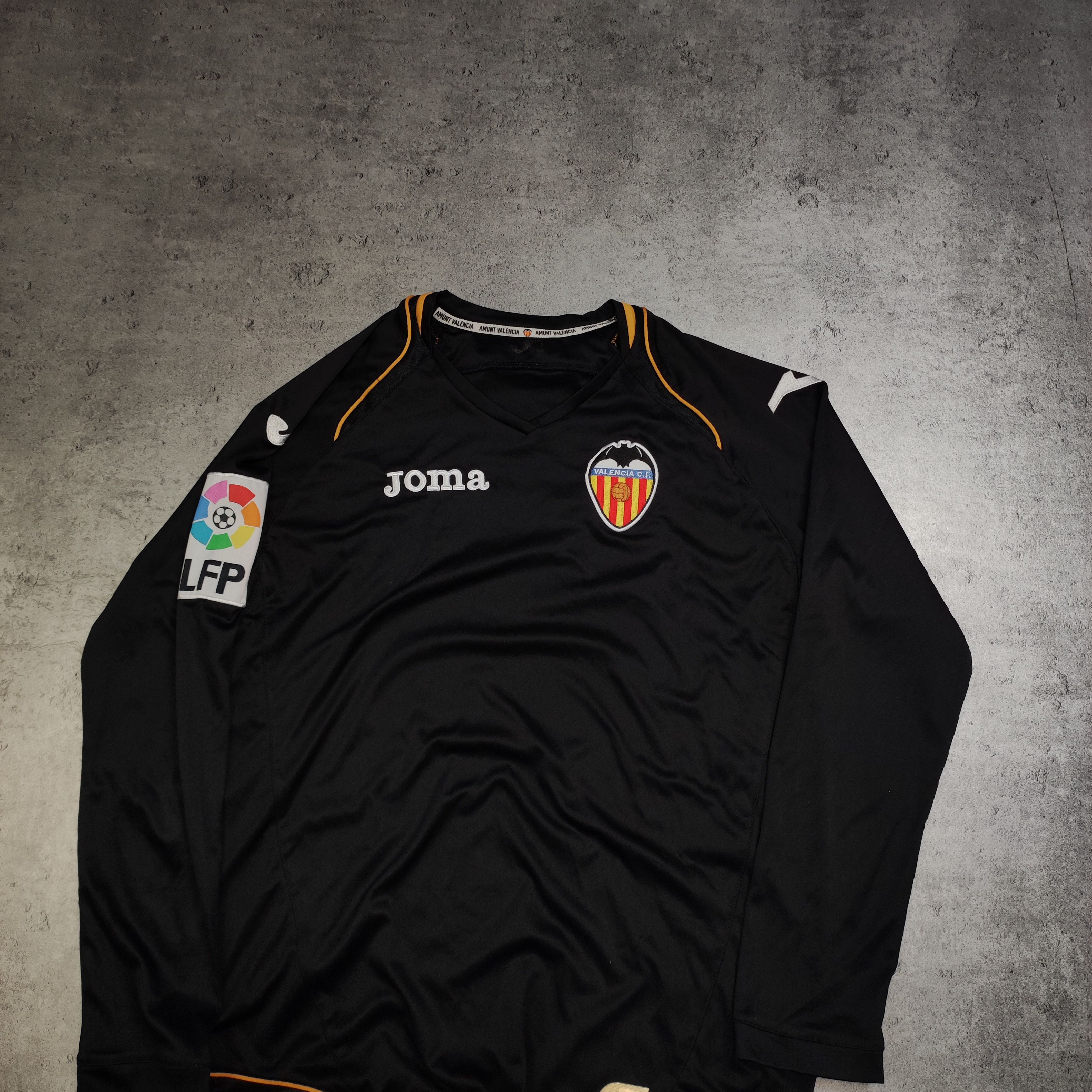 Vintage Vintage RARE 2011 Football Valencia Away Longsleeve Jersey Size US S / EU 44-46 / 1 - 2 Thumbnail