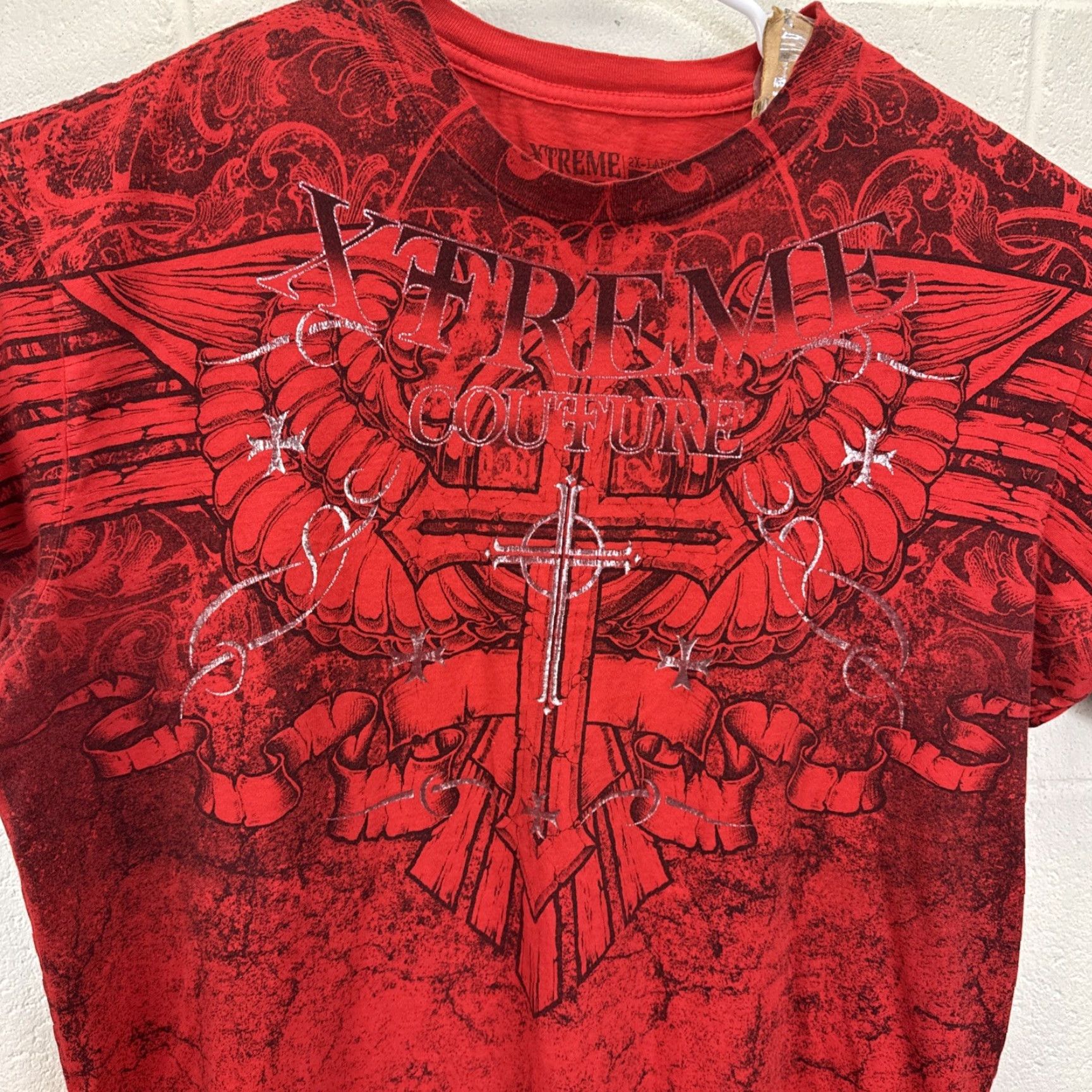 Affliction VINTAGE Affliction T-Shirt Men XXL Red Graphic Print Crew Neck Grunge Cross Wings USA Made AOP Embroidered Logo 2000-20090 Size US XXL / EU 58 / 5 - 2 Thumbnail