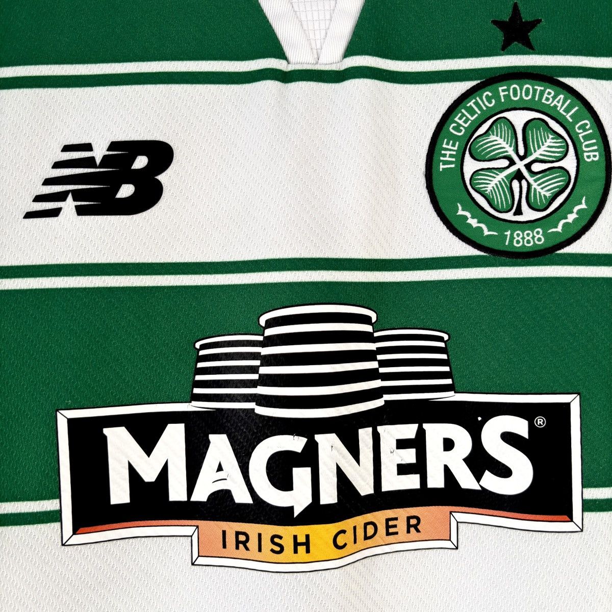 New Balance × Vintage 2015 2016 Celtic Scotland New Balance Home Kit Soccer Jersey Size US M / EU 48-50 / 2 - 3 Thumbnail