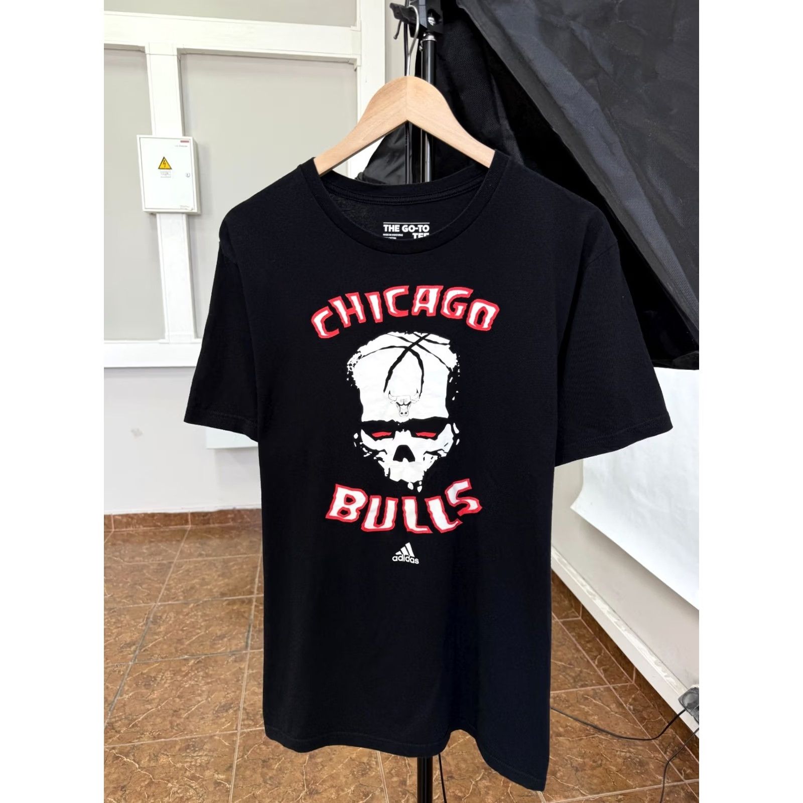 Adidas 💀🇺🇸 Y2K Adidas Chicago Bulls Skull Shirt Rare Retro size L color Black - Affordable Size US L / EU 52-54 / 3 - 2 Thumbnail