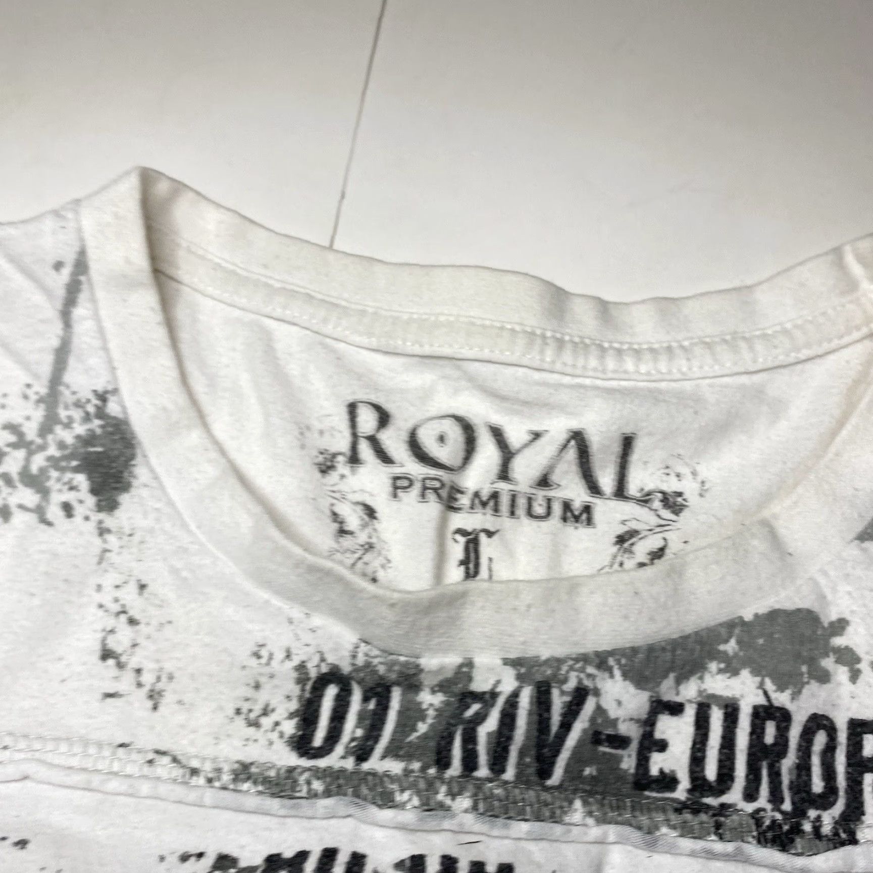 Affliction VINTAGE Royal Premium T-Shirt Men L White Graphic Grunge Crew Neck Short Sleeve 90s Style Size US L / EU 52-54 / 3 - 5 Thumbnail