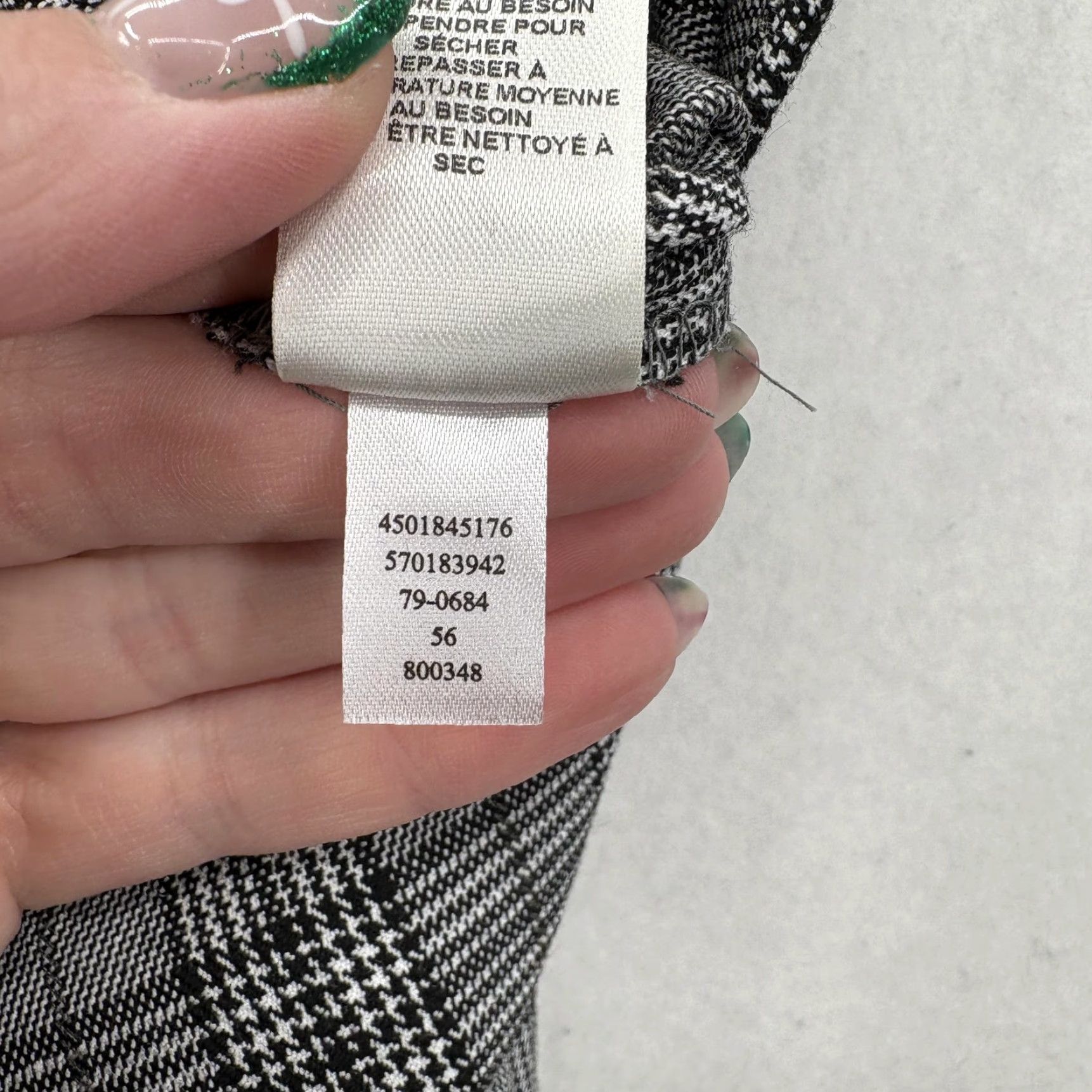 White House Black Market White House Black Market Pants Womens 10 Gray Plaid Signature Refined Stretch Dress Pants Women Regular Size 10 Gray Plaid Refined Stretch Size 32" / US 10 / IT 46 - 7 Thumbnail