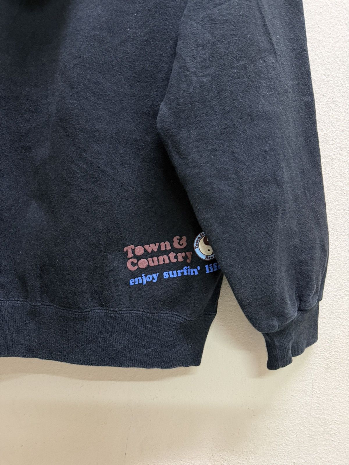 Vintage Vintage Town & Country Enjoy Surfing Pullover Sweater Hoodie Size US M / EU 48-50 / 2 - 18 Thumbnail