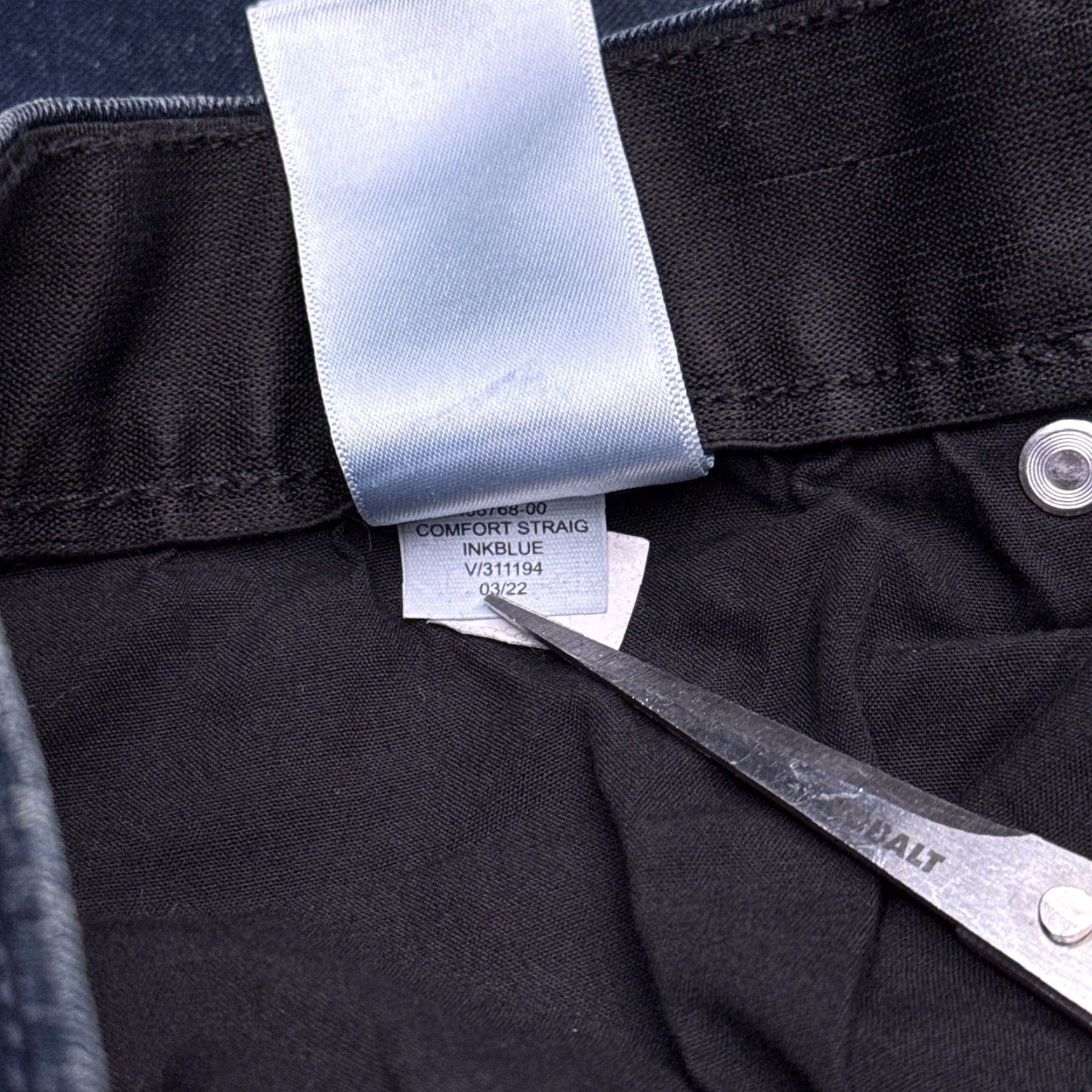 Old Navy Old Navy Jeans Womens 18 Straight Built In Tough 360 Stretch New Size 40" / US 18 - 7 Thumbnail