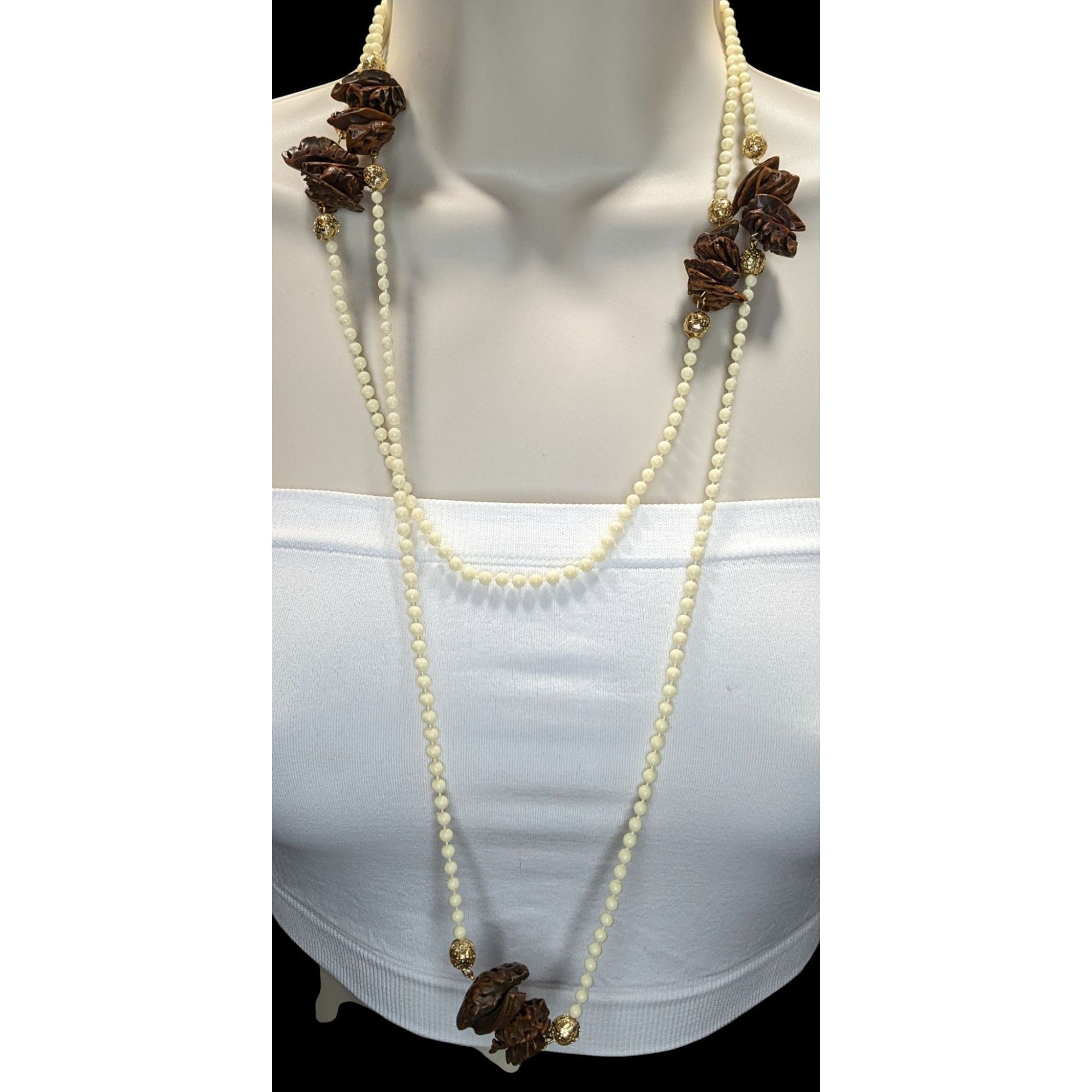 Other Vintage Cream Beaded Necklace With Faux Walnut Beaded And Go Size ONE SIZE - 9 Thumbnail