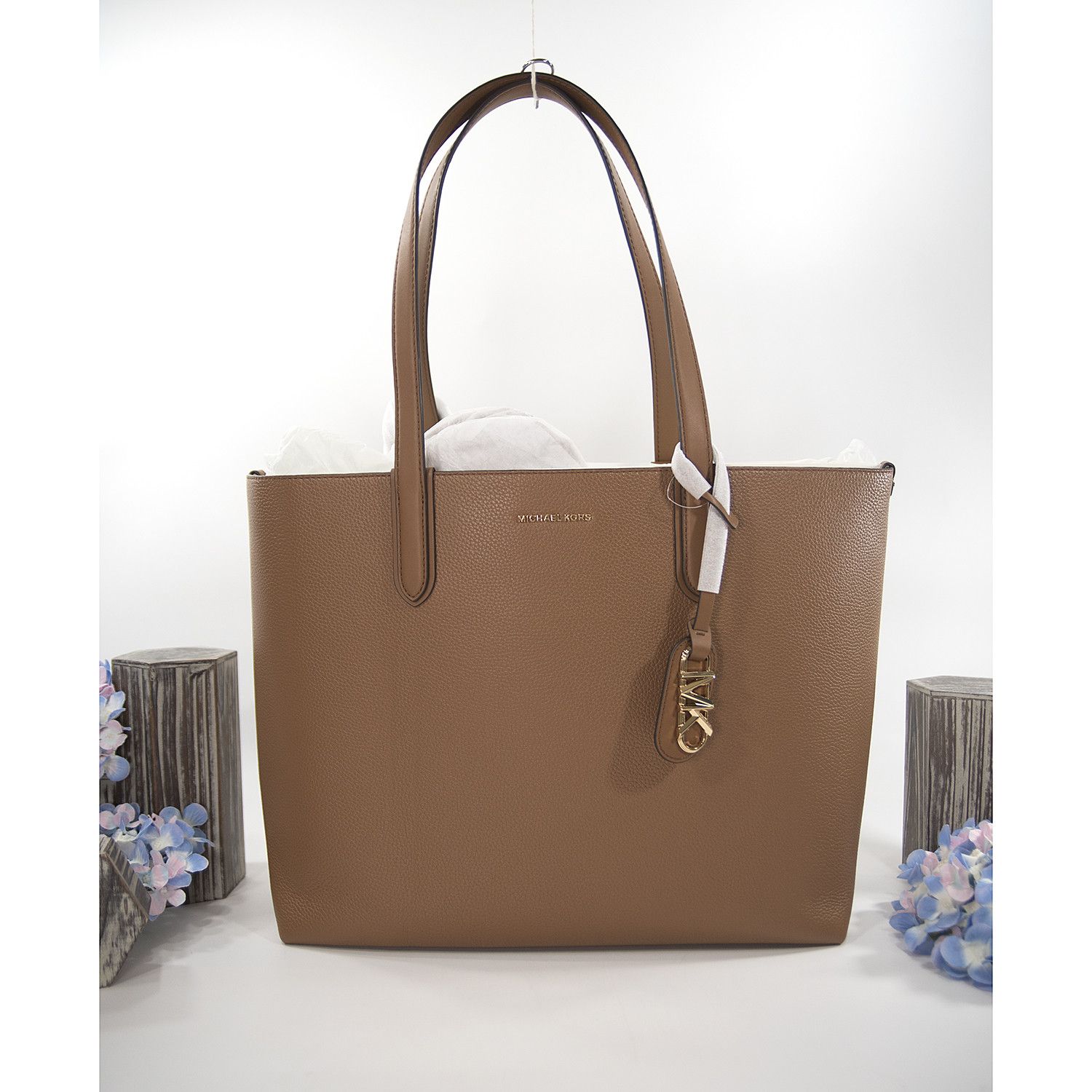 Michael Kors Michael Kors Luggage Leather Eliza XL Extra Large Reversible Size ONE SIZE - 1 Thumbnail