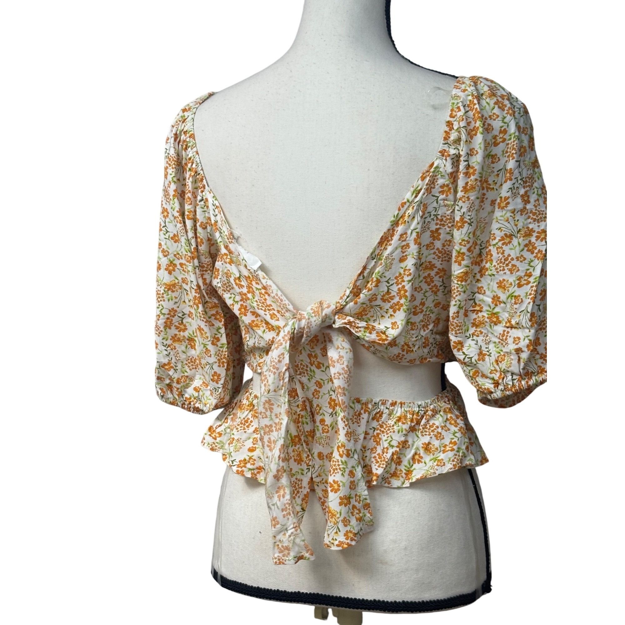 Other LUSH Junior’s Floral Puff Sleeve, Ruffle Hem Tie-Back Blouse Size M / US 6-8 / IT 42-44 - 12 Thumbnail