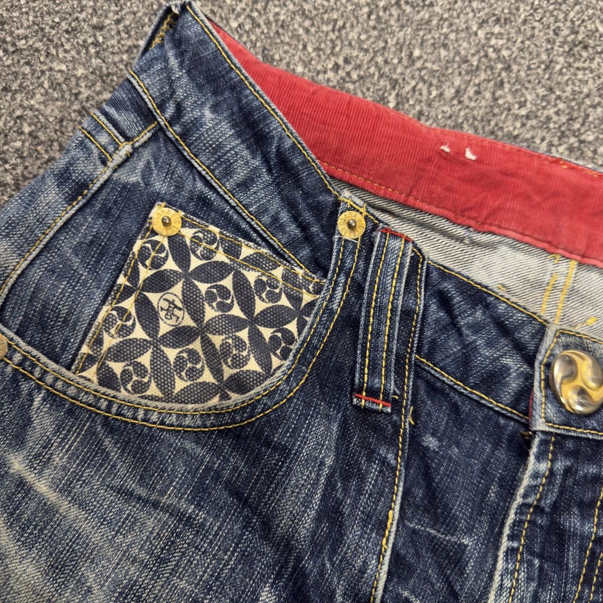 Japanese Brand 🔥🇯🇵 Osaka Big Train Boot Cut Distressed Denim Size US 32 / EU 48 - 15 Thumbnail