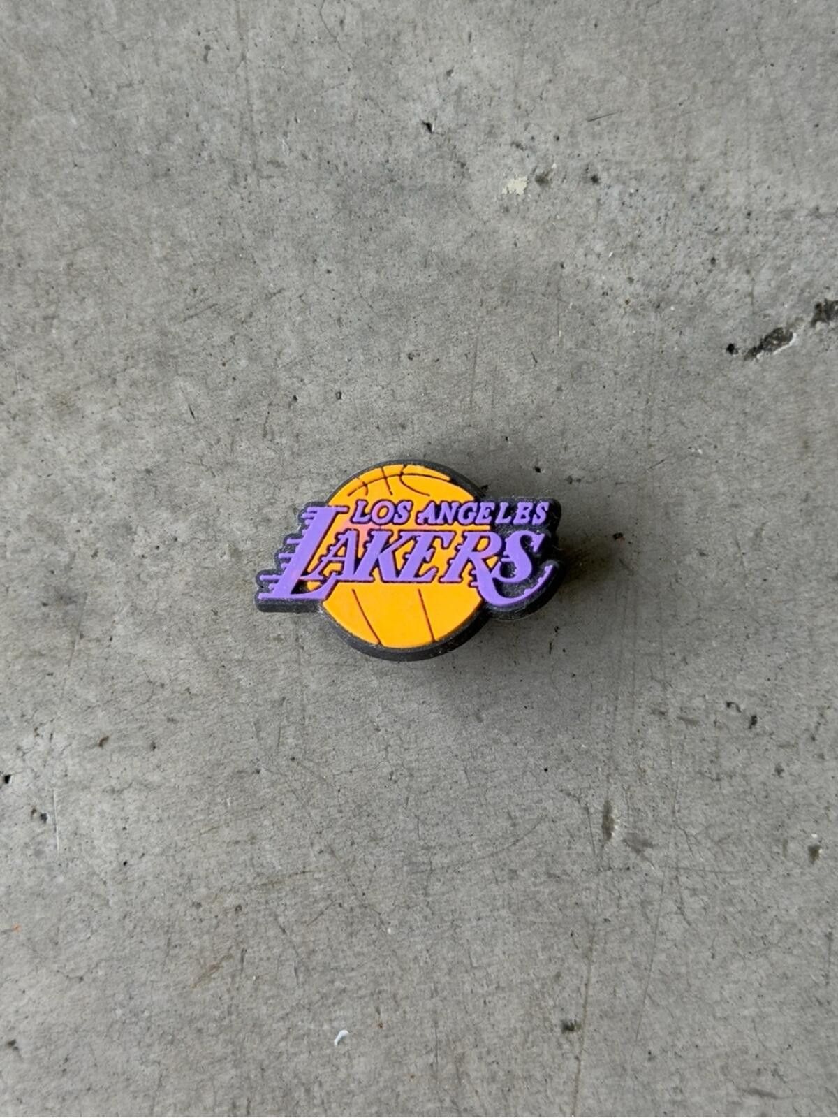 Crocs Crocs x Los Angeles Lakers / Charm Jibbitz / Purple Gold Size ONE SIZE - 2 Thumbnail