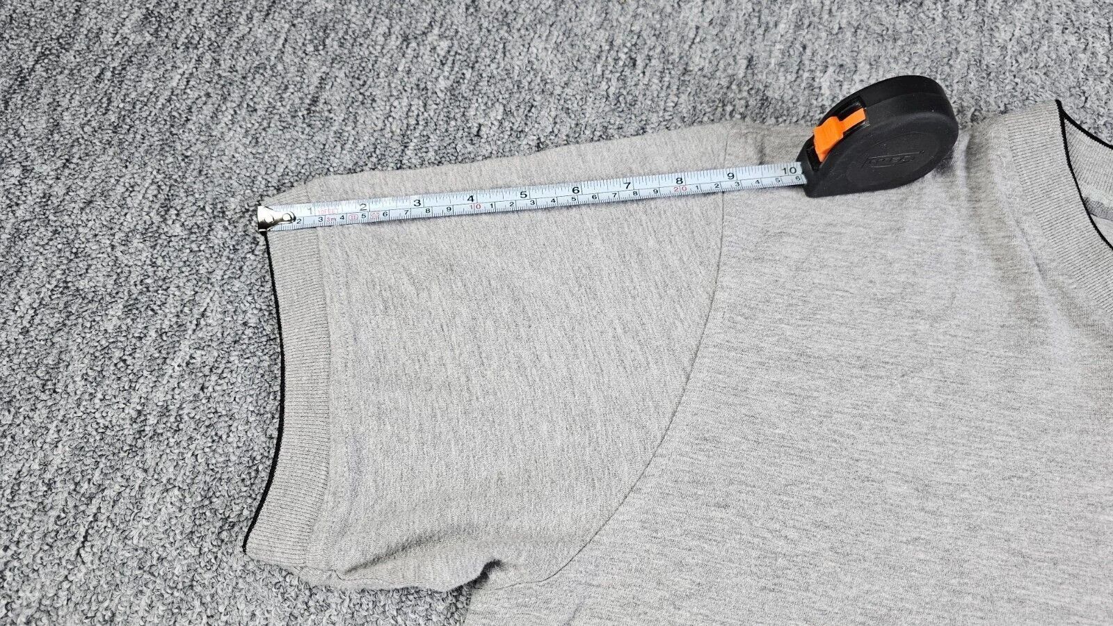 Nike Nike Vintage Y2K Embroidered Swoosh V-Neck Tee Gray Men L Size US L / EU 52-54 / 3 - 8 Thumbnail