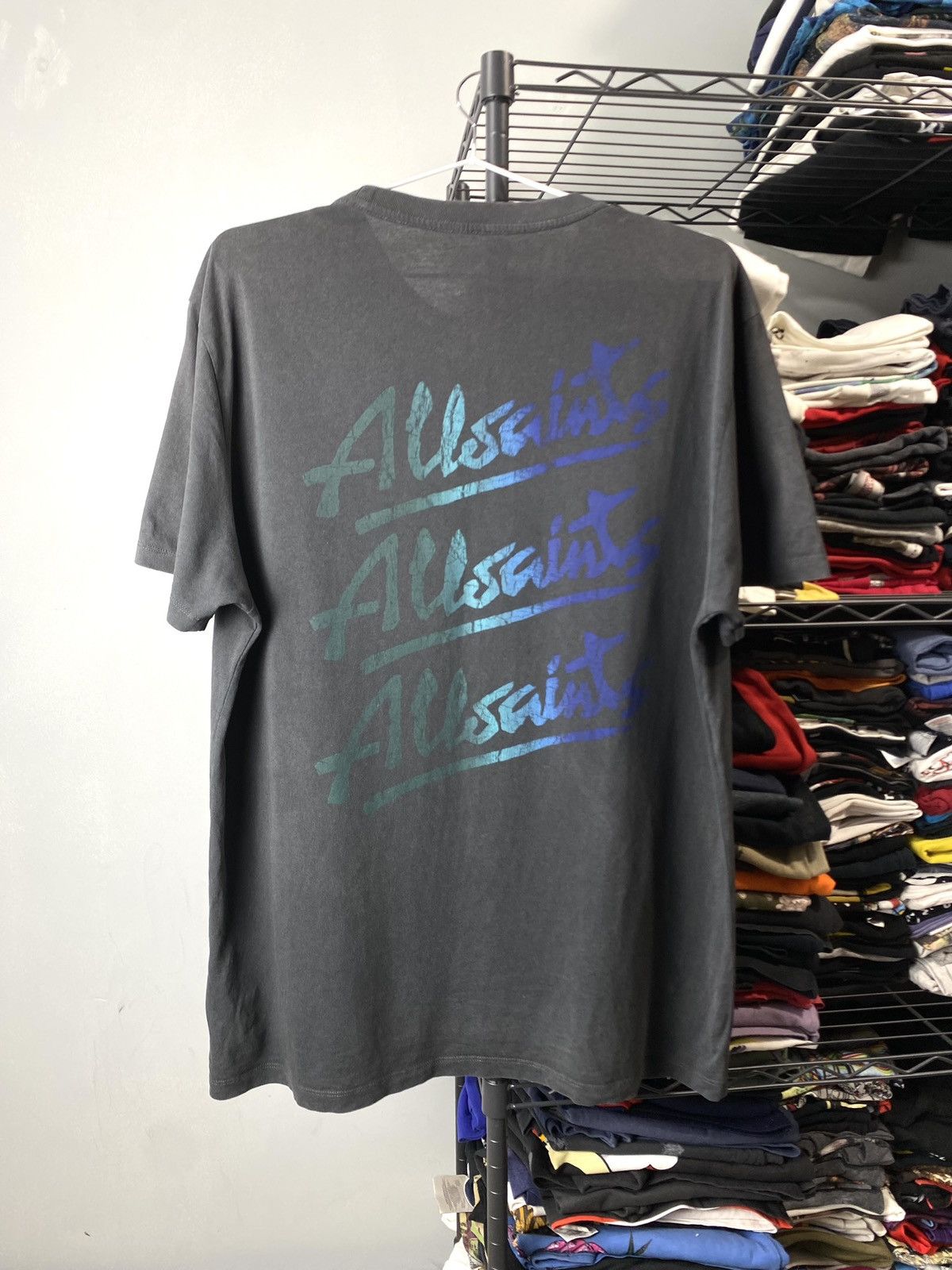 Allsaints Vintage All Saints Gradient Art T Shirt Hype Y2K Size US S / EU 44-46 / 1 - 1 Thumbnail