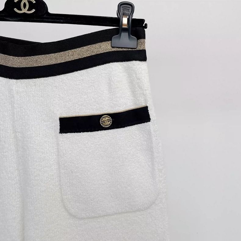 Chanel Chanel Cruise series white wide-leg trousers Size 42" / US 20 - 3 Thumbnail
