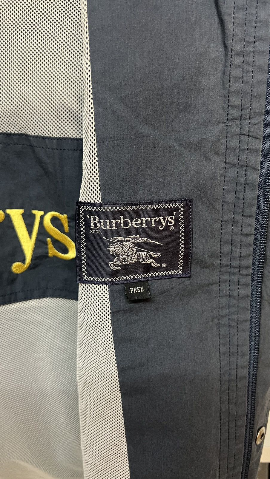 Burberry Vintage Burberrys Sport Vest Size US M / EU 48-50 / 2 - 10 Thumbnail