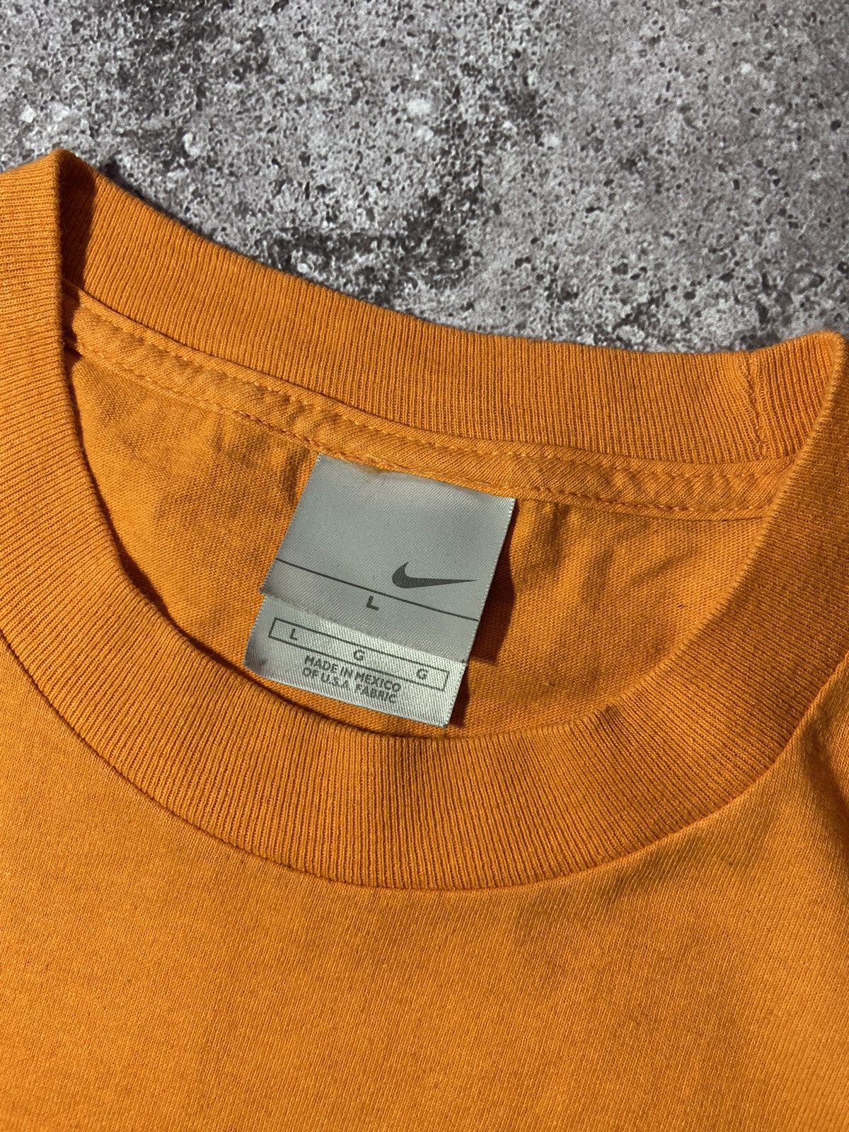 Other 💥Nike vintage orange mini swoosh rare y2k t-shirt‼️ Size US L / EU 52-54 / 3 - 6 Thumbnail