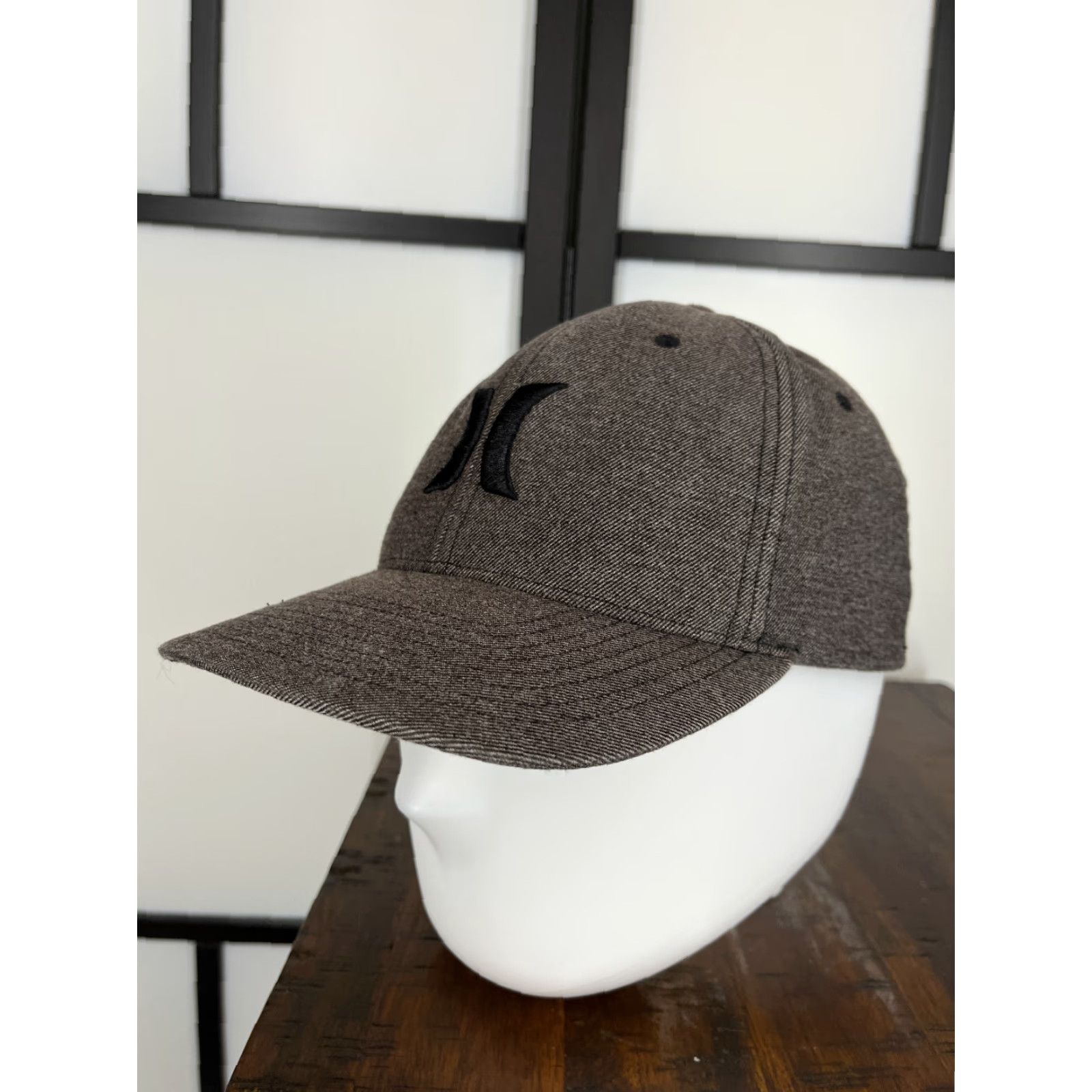 Hurley Hurley Hat Cap Fitted Adult Medium Gray Embroidered Flexfit Skate Rayon Blend Casual Baseball Cap Mens Size ONE SIZE - 4 Thumbnail