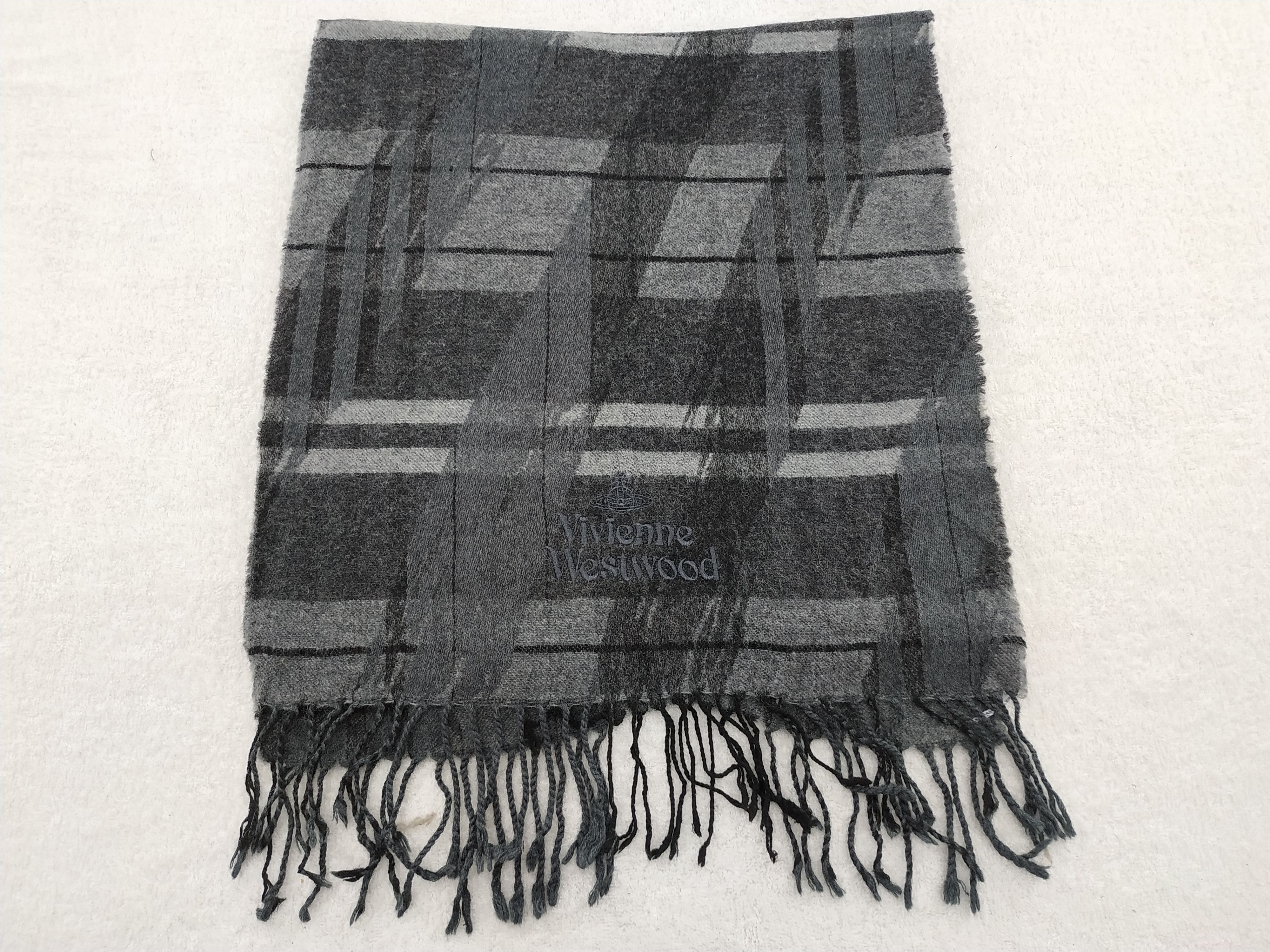 Vivienne Westwood Vintage Vivienne Westwood Scarf/Muffler/Neckwear MF215 Size ONE SIZE - 1 Thumbnail