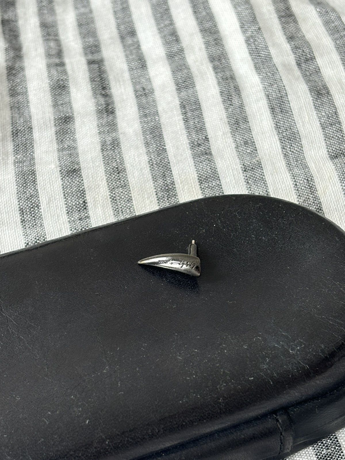 Yohji Yamamoto Yohji Yamamoto Silver Fang Earring Size ONE SIZE - 1 Thumbnail