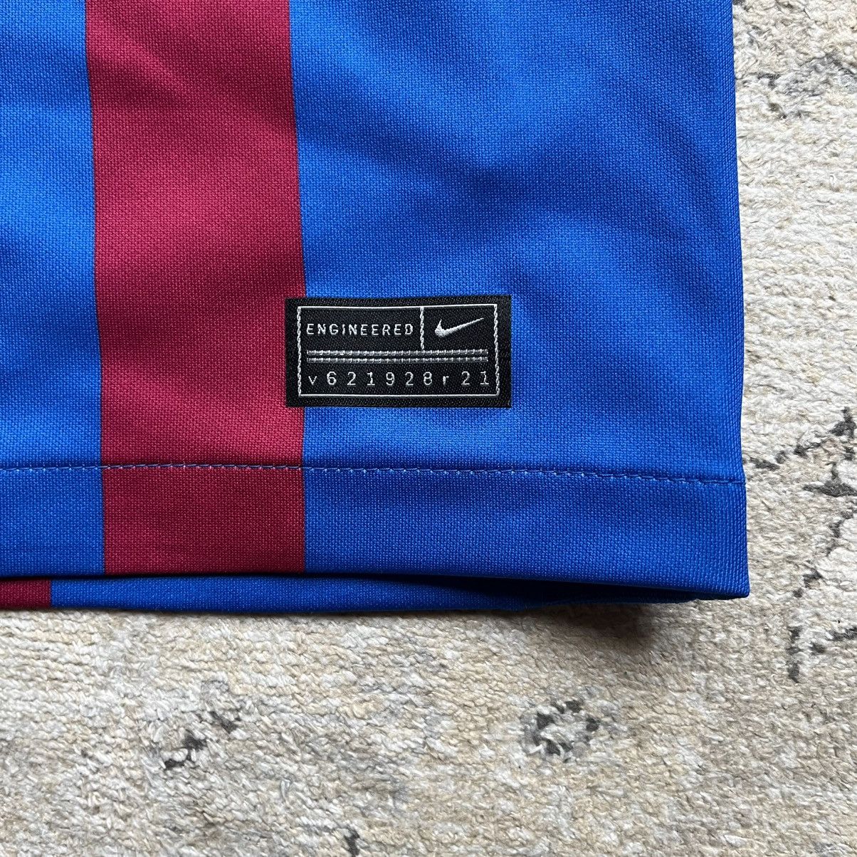 Nike Barcelona Home Jersey 2021/22 size L Size US L / EU 52-54 / 3 - 7 Thumbnail