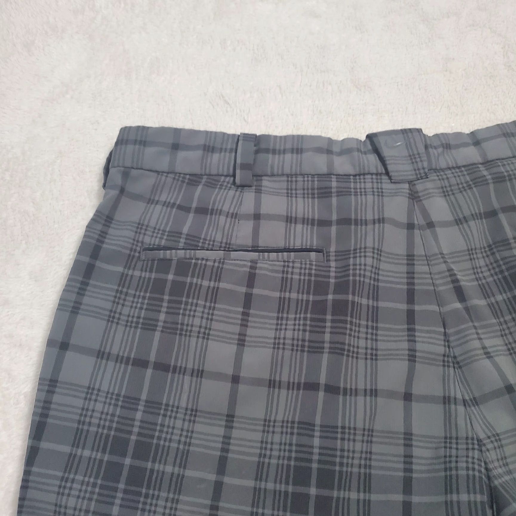 Nike Nike Golf Pants Mens 36x32 Gray Plaid Dri Fit Tour Performance Preppy 37X31 Pants Mens Gray Plaid Dri Fit Tour Performance Nike Golf Tour Preppy 90s? Size US 36 / EU 52 - 6 Thumbnail