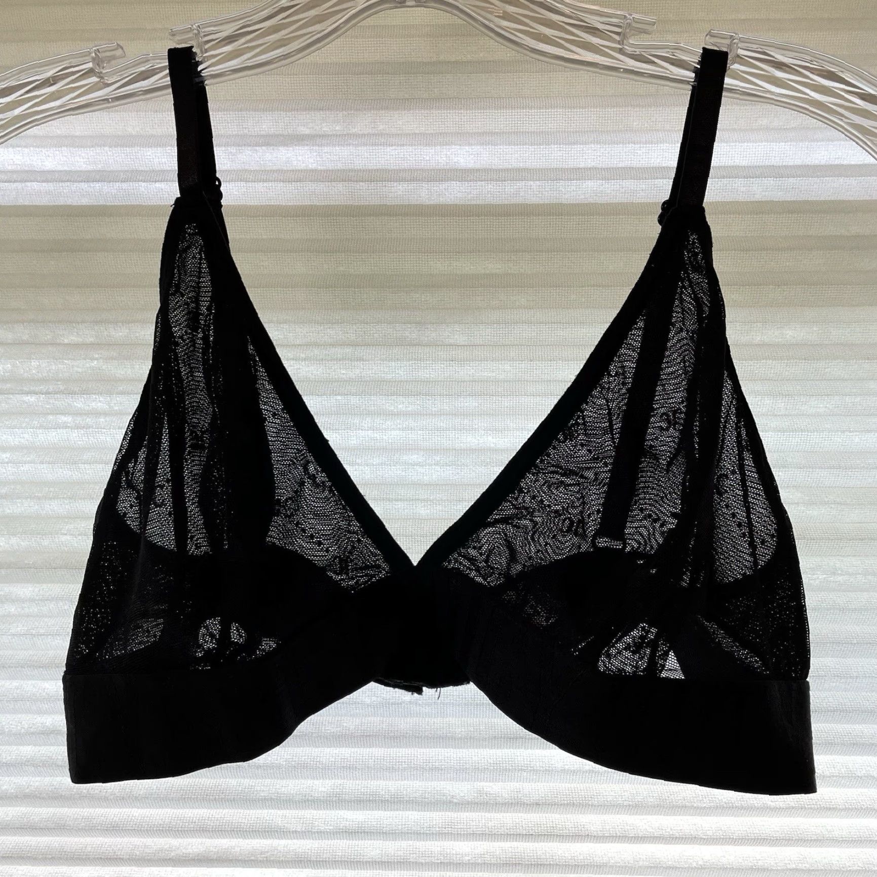 Juicy Couture Juicy Couture Intimates XL Black All Over Lace Bralette Bra Wireless Padded? No pads Bralette Lace Adjustable Strap Back Closure Full Coverage Size ONE SIZE - 7 Thumbnail