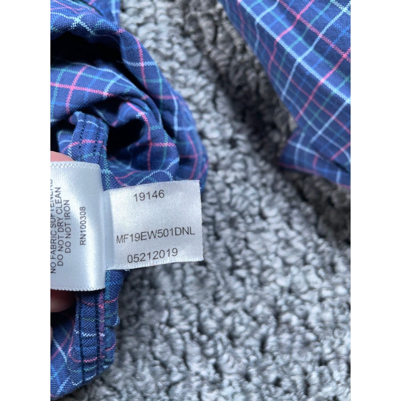 Peter Millar Peter Millar Shirt Long Sleeve Adult Large Blue Nylon Spandex Cutaway Collar Check Pattern Button-Up Casual Mens Nylons Lightweight, Stretch Size US L / EU 52-54 / 3 - 5 Thumbnail